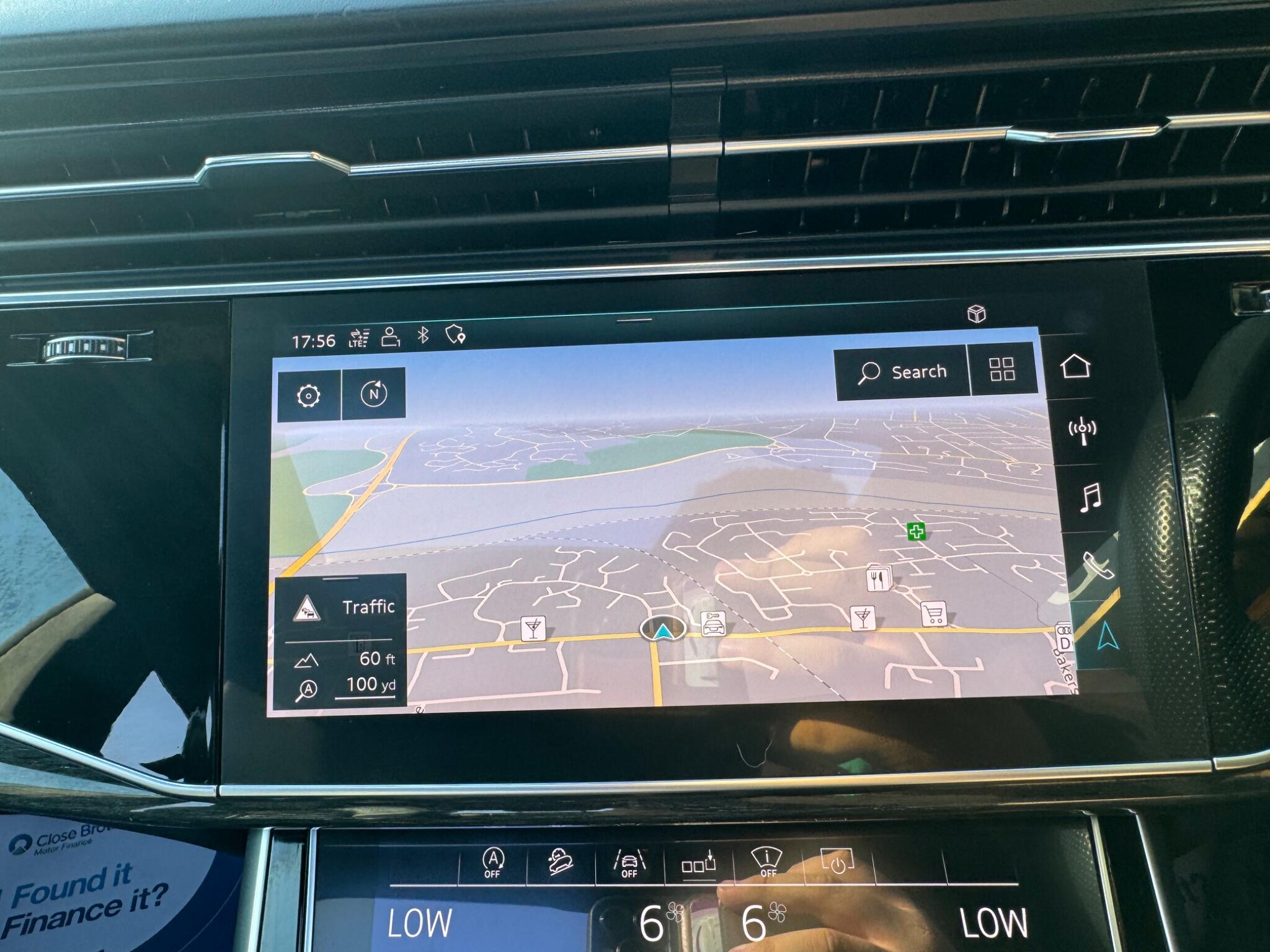 Audi Q8 view 38