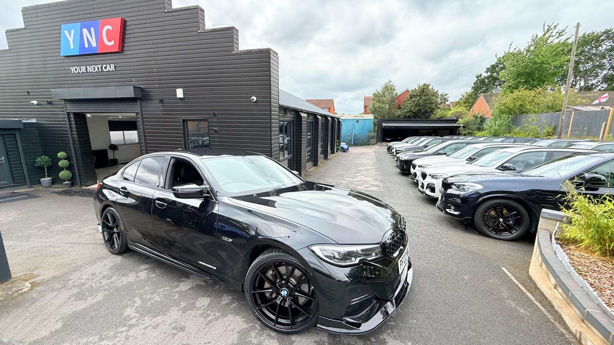 BMW 3 Series view 4