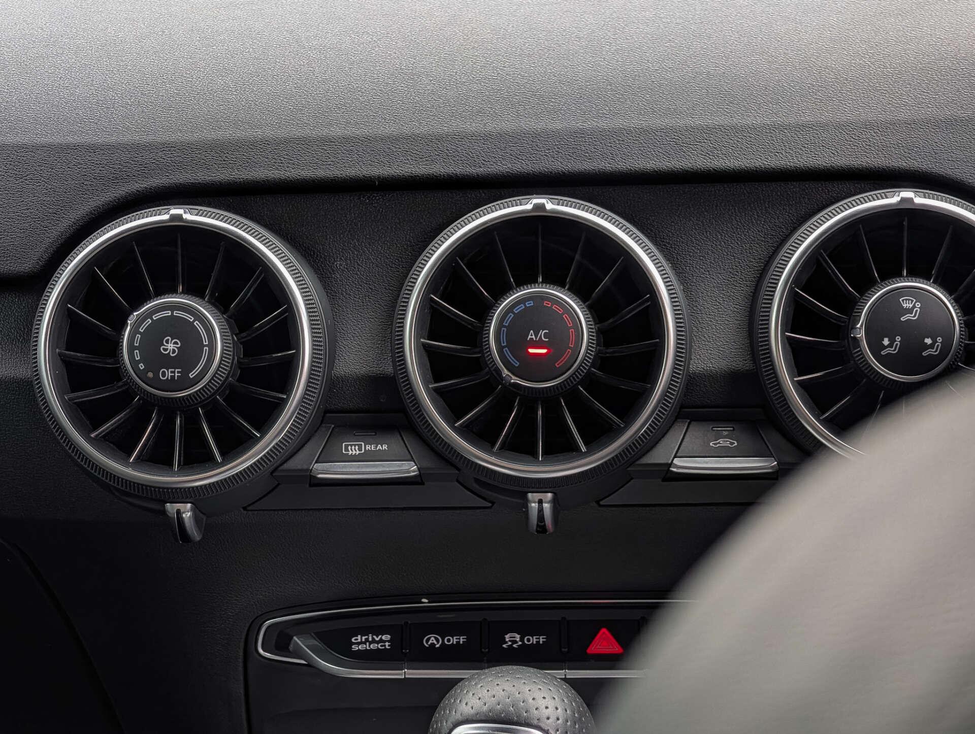 Audi TT view 33
