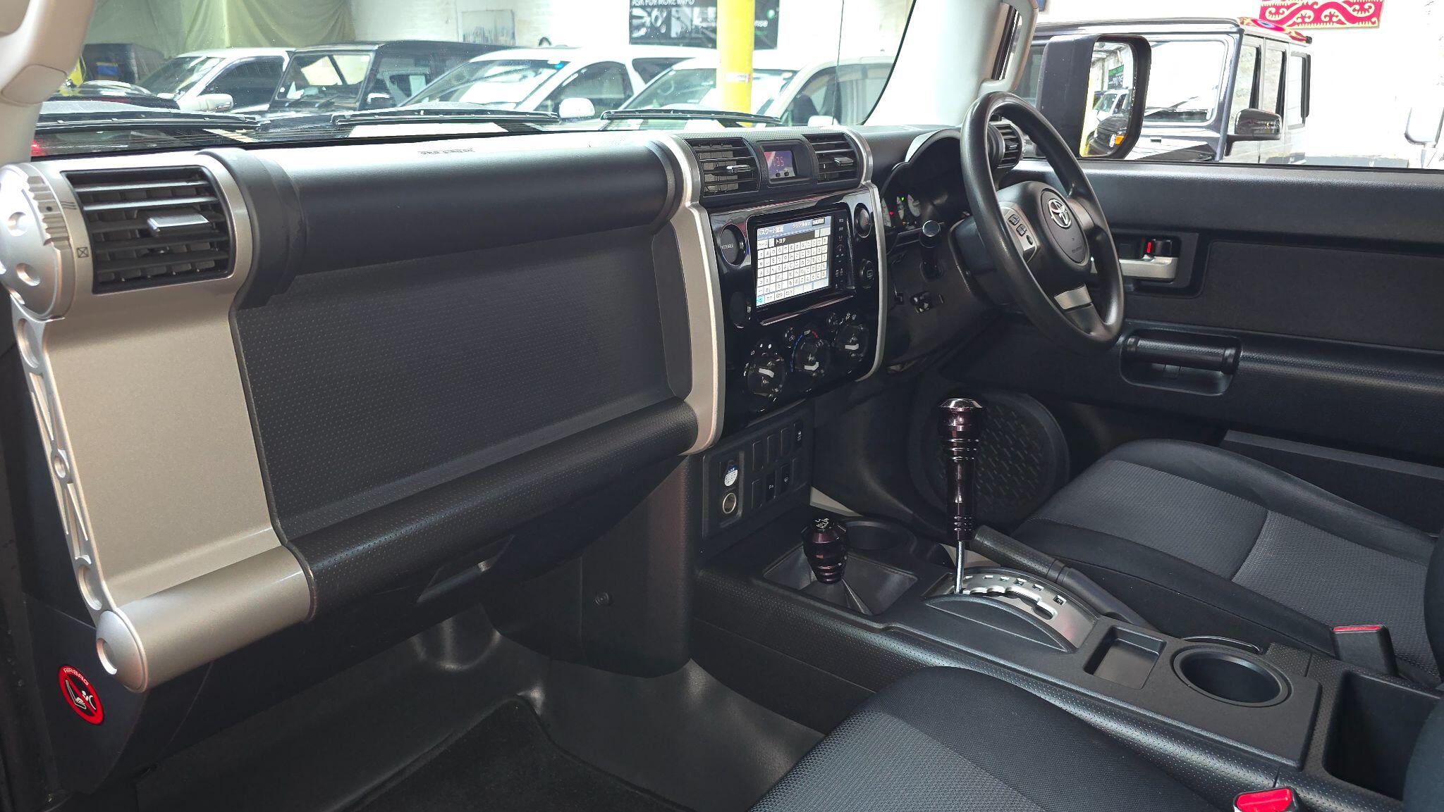 Toyota FJ Cruiser view 19