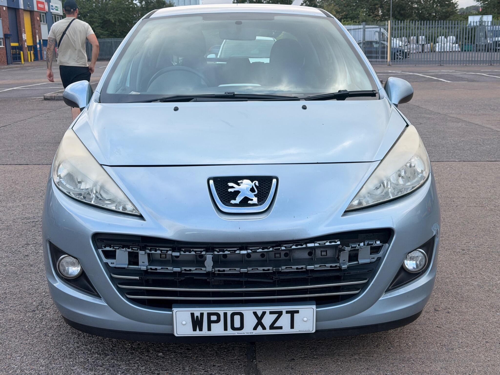 Peugeot 207 view 7