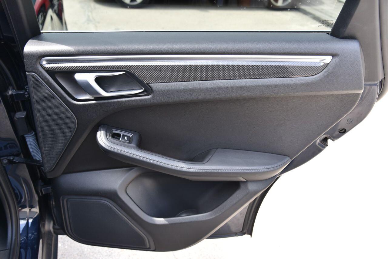 Porsche Macan view 55