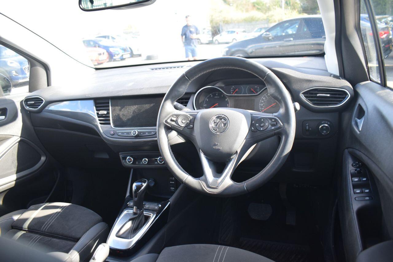 Vauxhall Crossland view 3