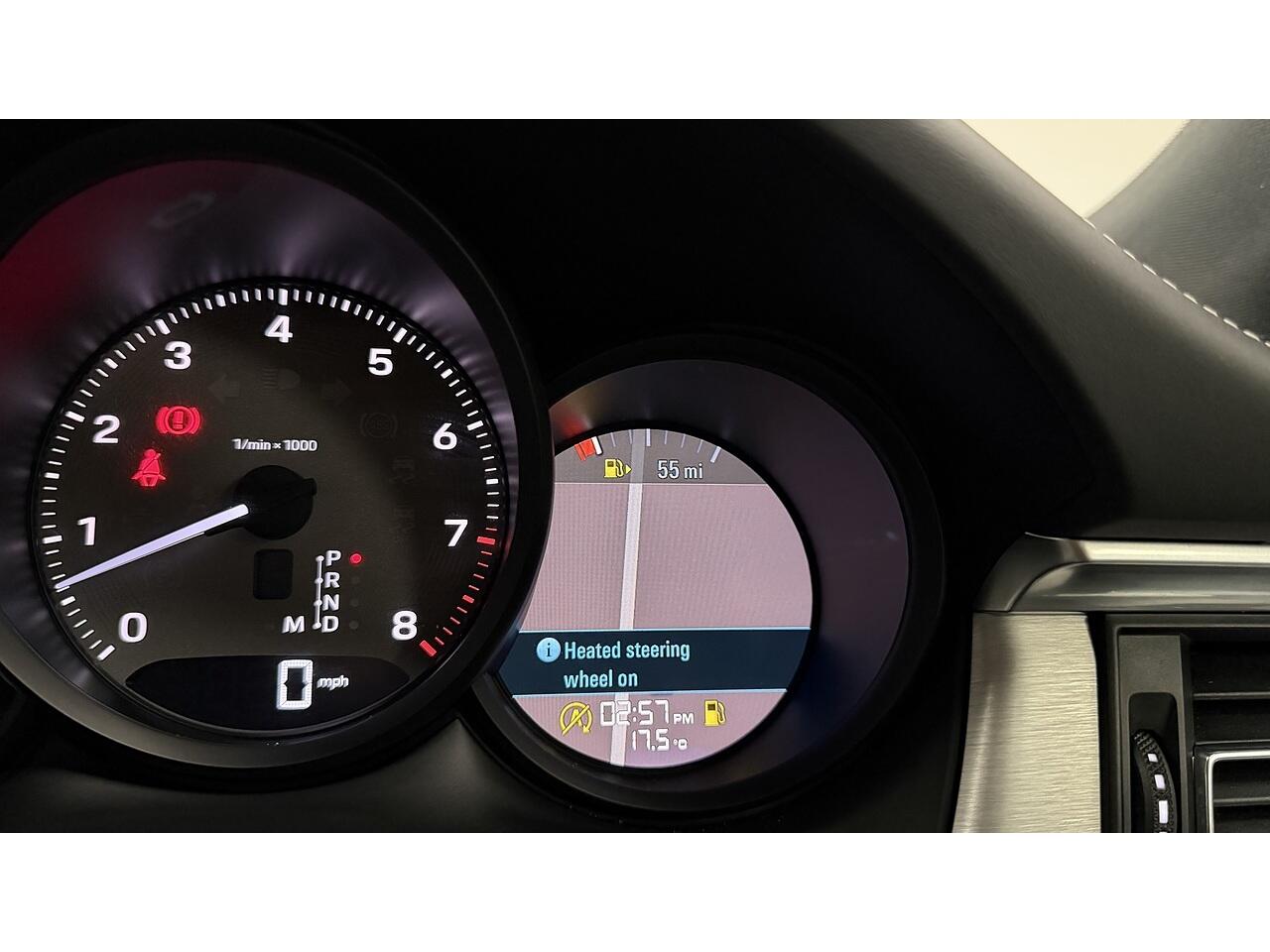 Porsche Macan view 29