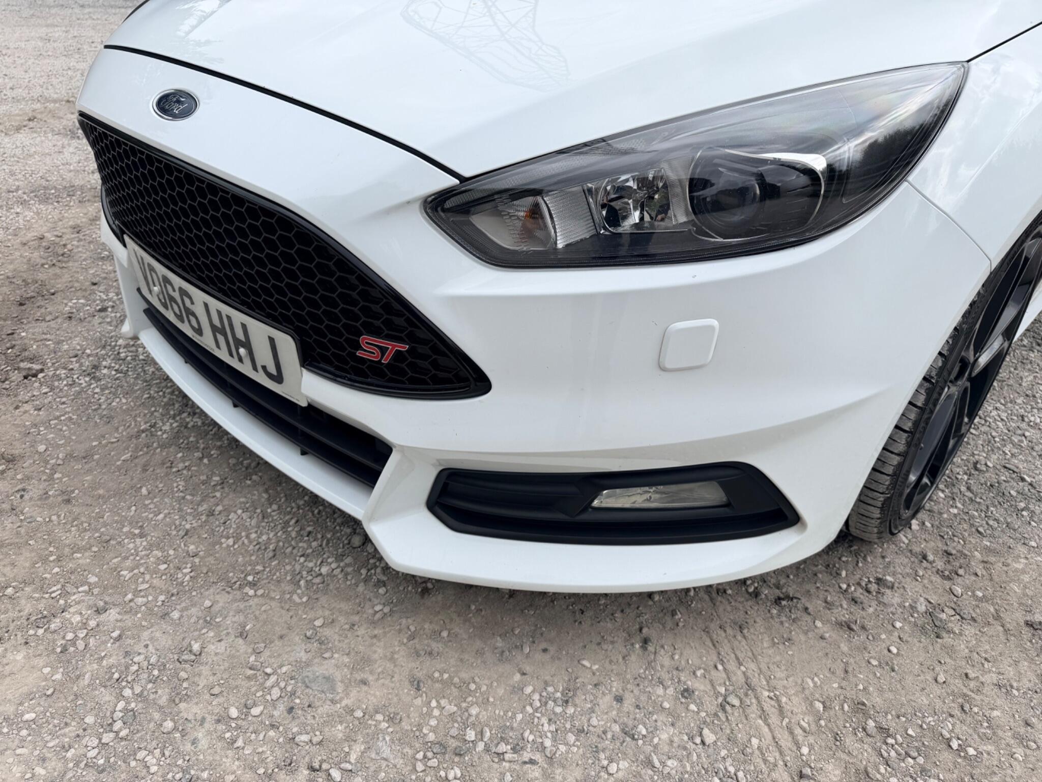 Ford Focus view 34