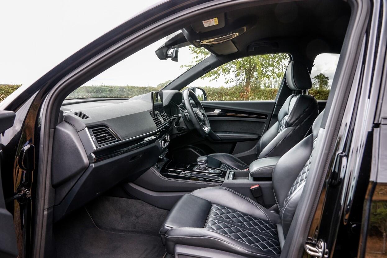 Audi Q5 view 7