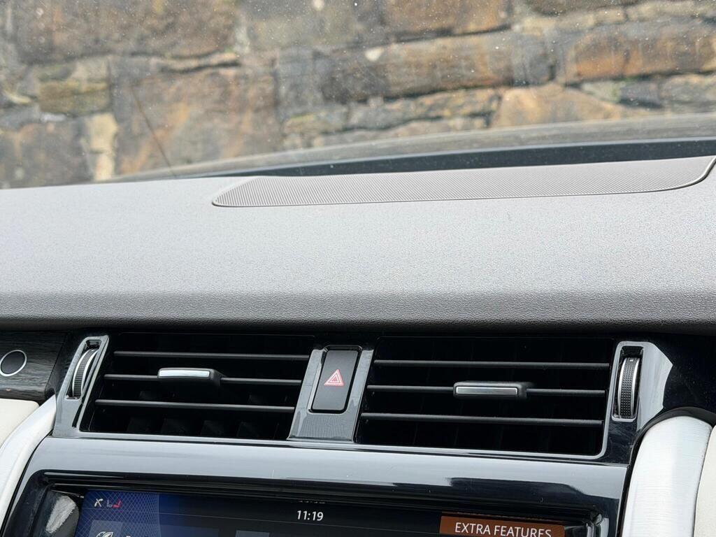 Land Rover Discovery view 32