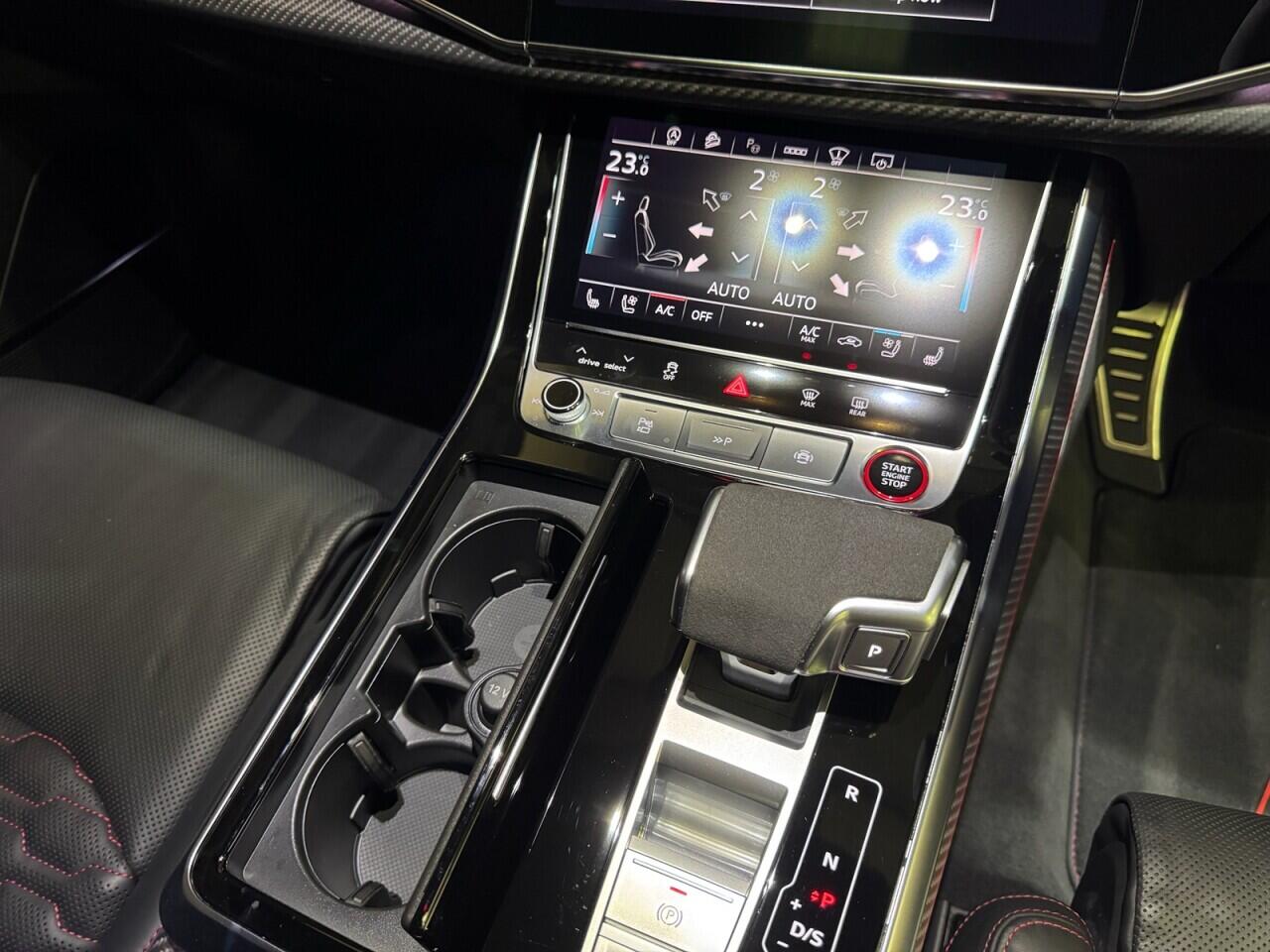 Audi RSQ8 view 22