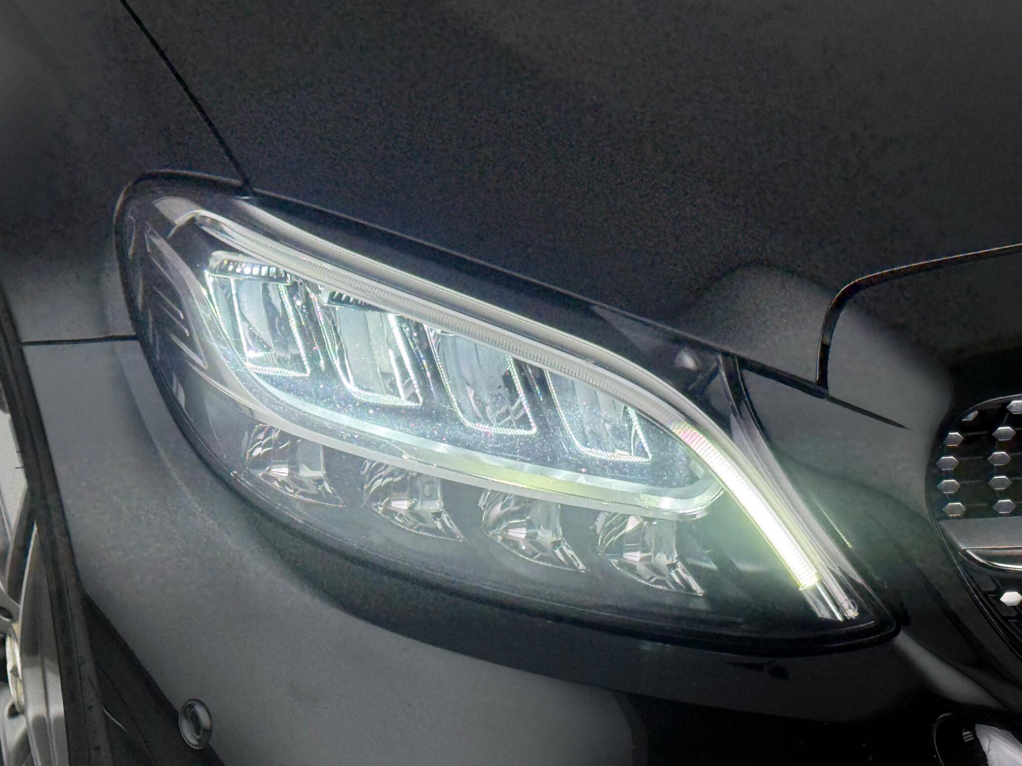 Mercedes-Benz C-Class view 13