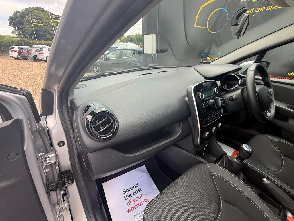 Renault Clio view 23