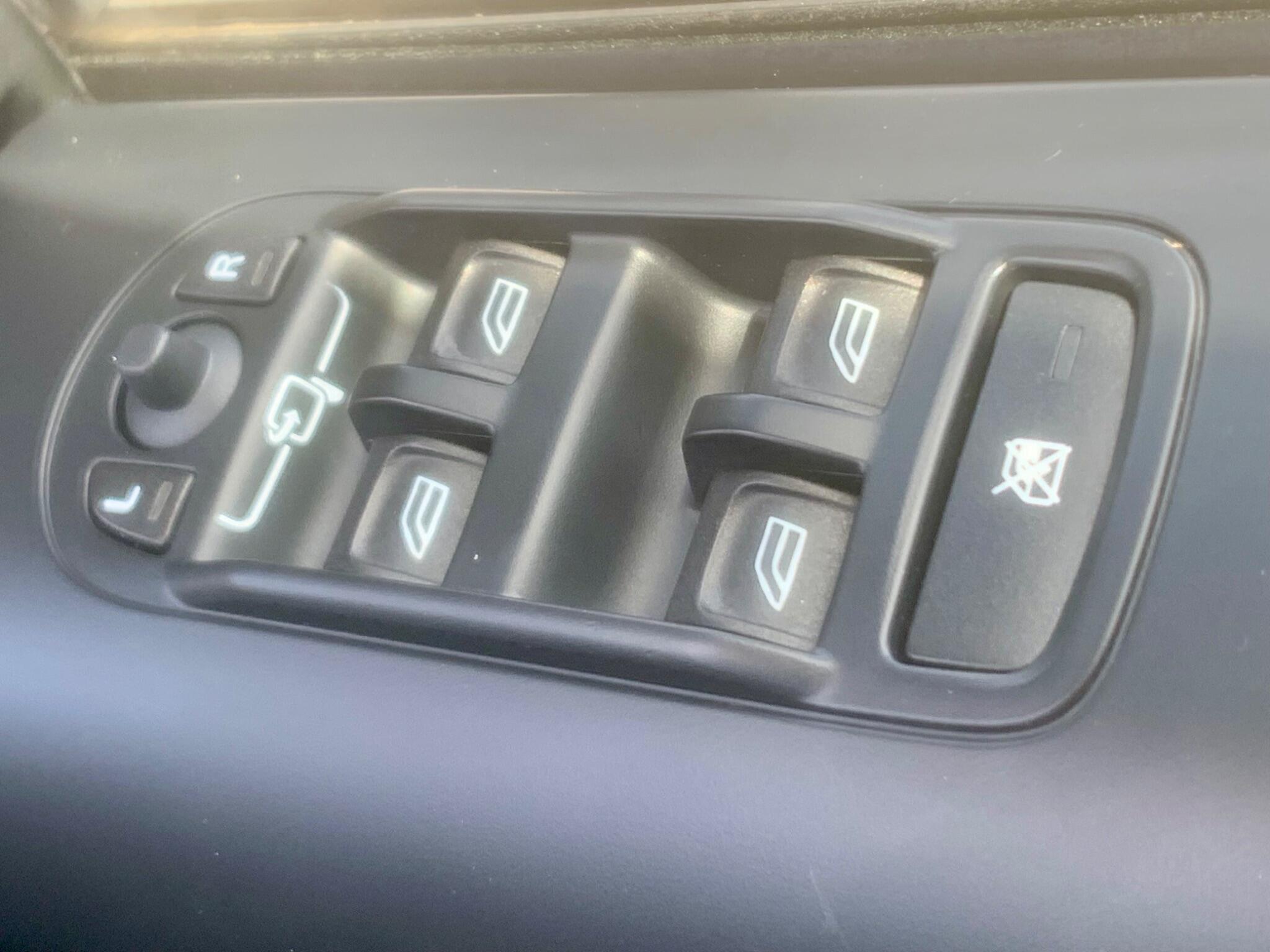 Land Rover Freelander 2 view 56