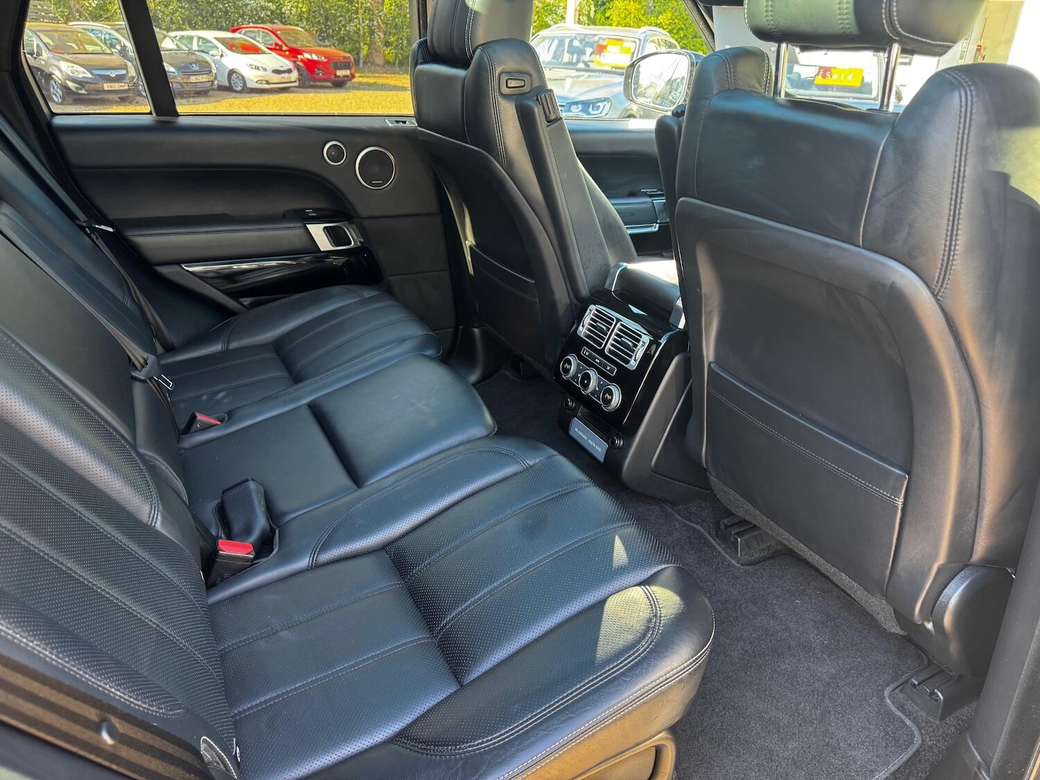 Land Rover Range Rover view 22