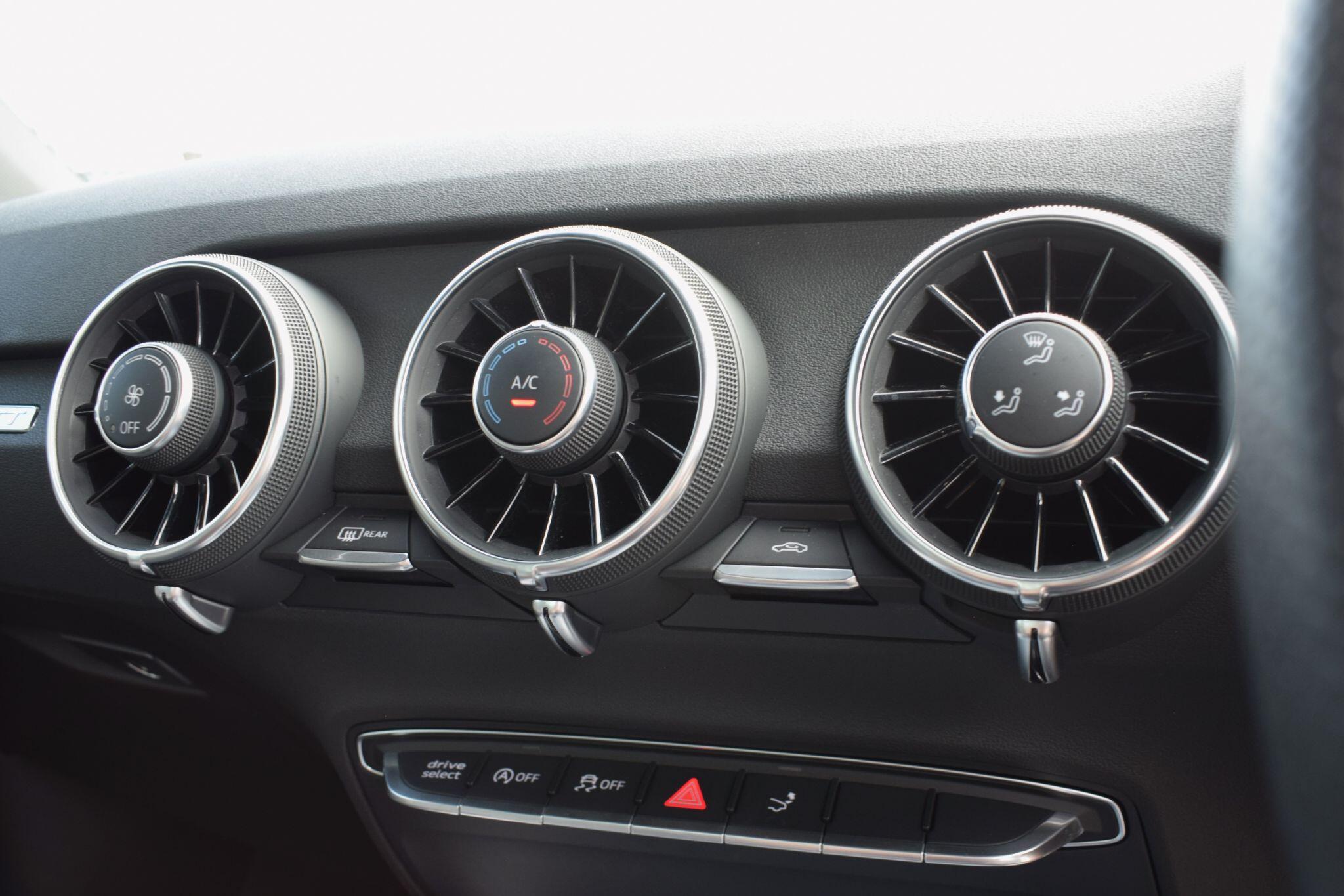 Audi TT view 17
