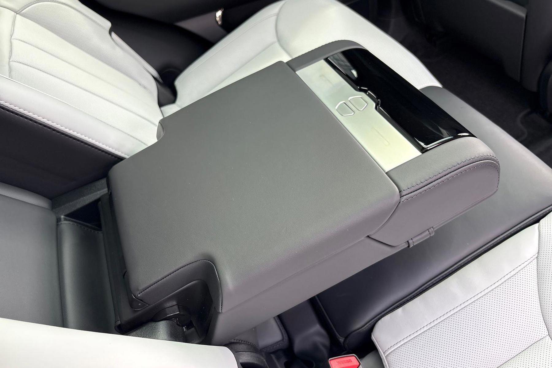 Land Rover Range Rover Sport view 30