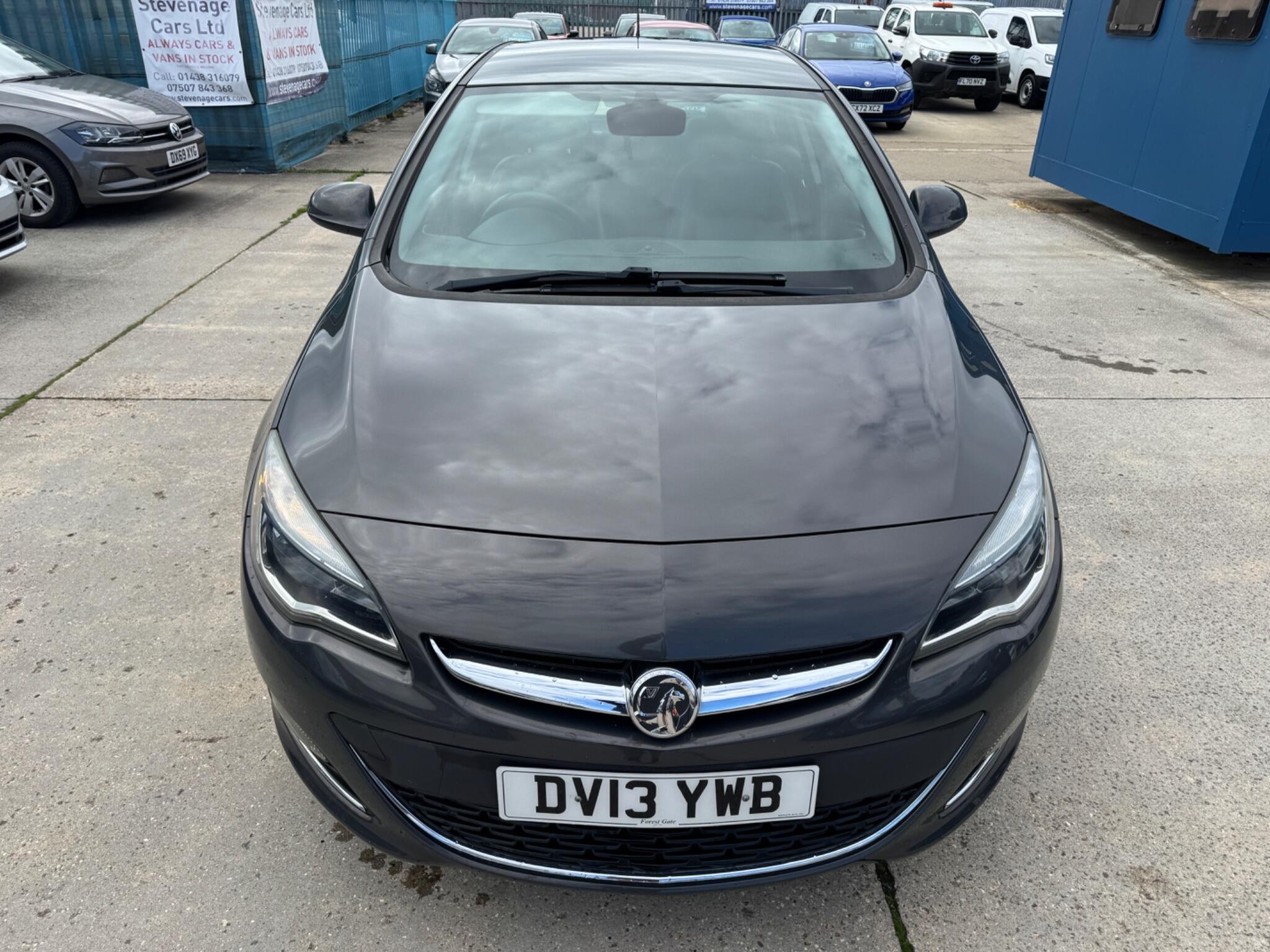 Vauxhall Astra view 3