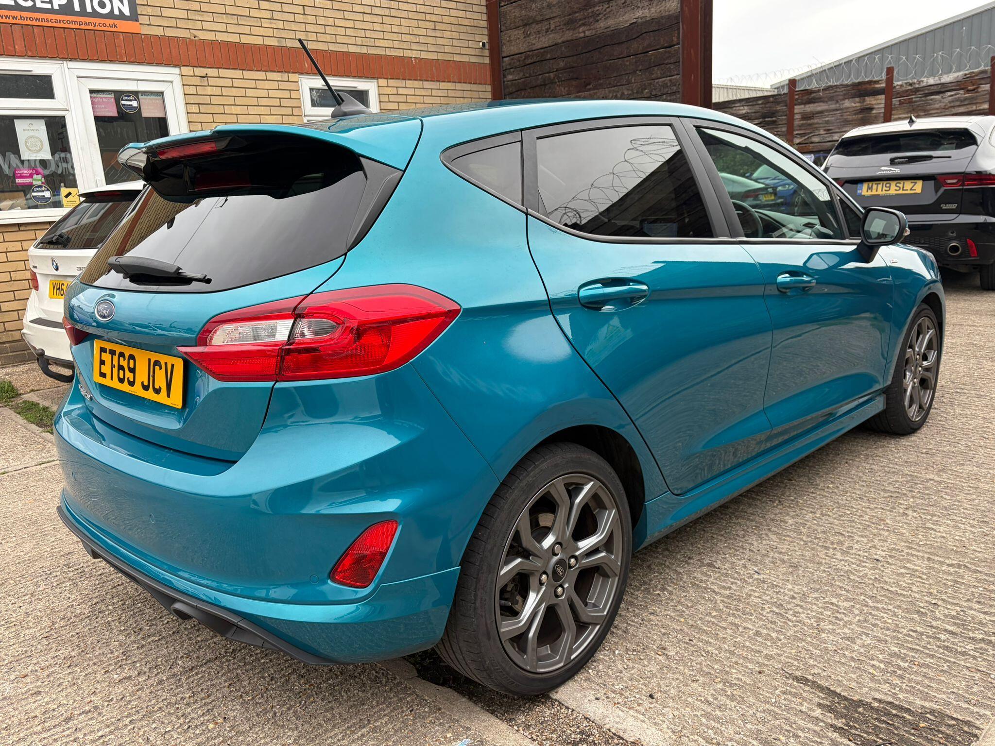 Ford Fiesta view 3