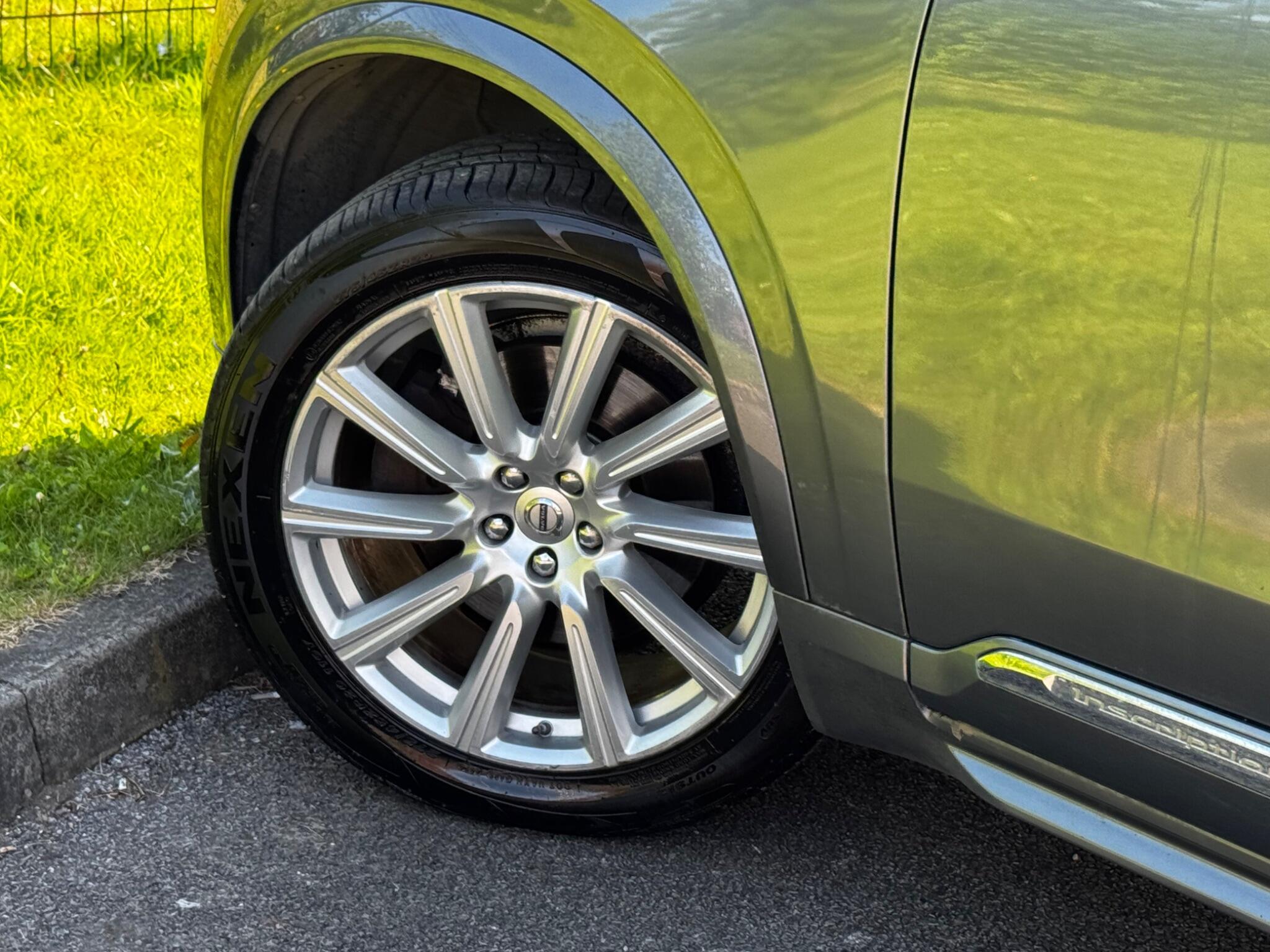 Volvo XC90 view 38