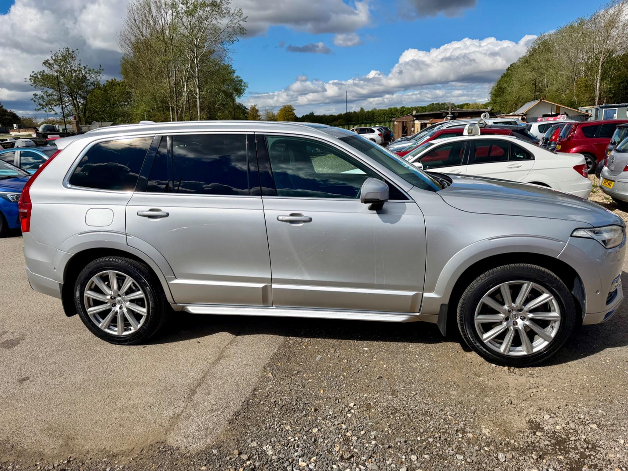 Volvo XC90 view 19