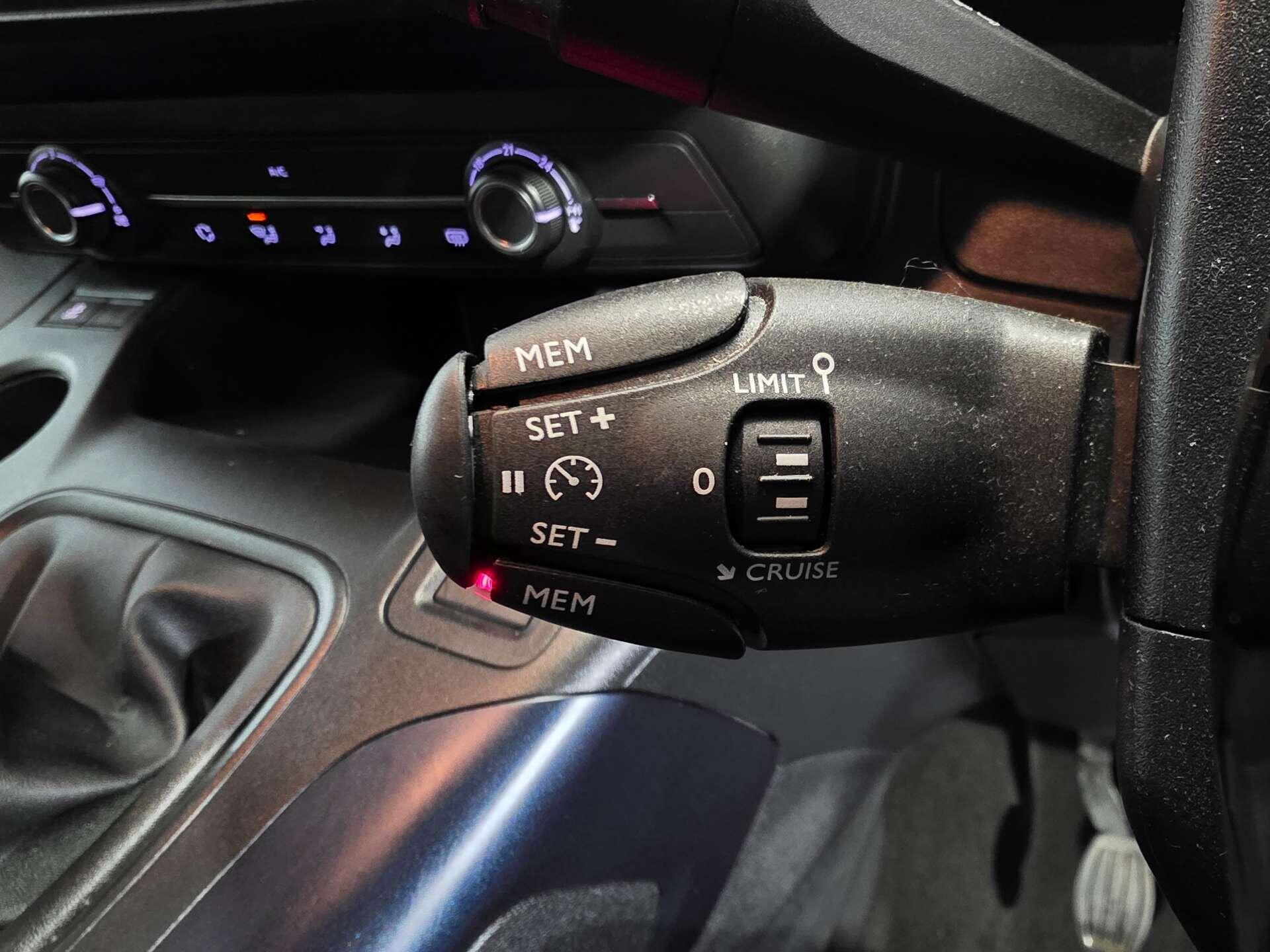 Peugeot Rifter view 18