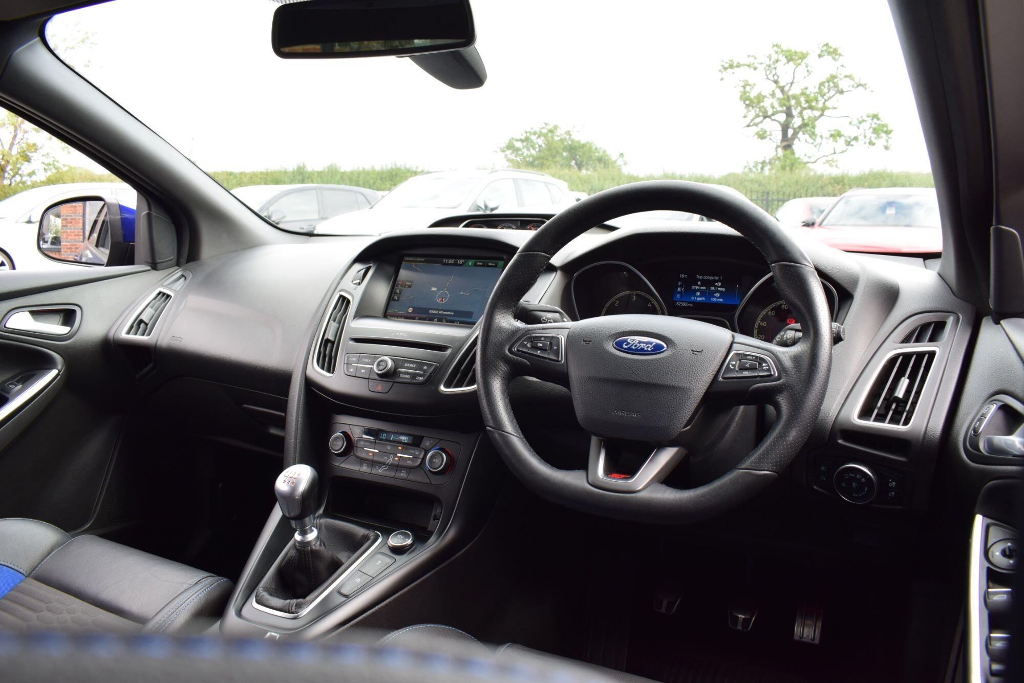 Ford Focus view 21