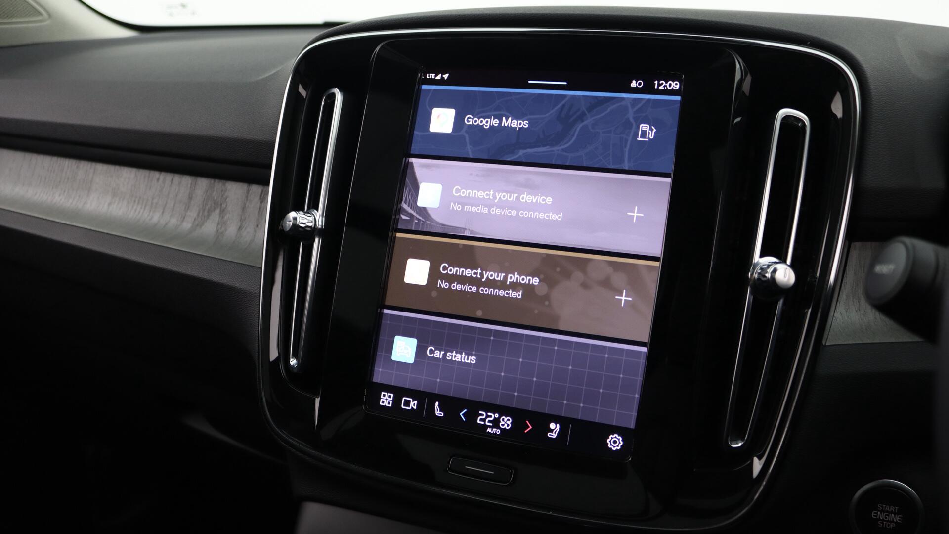 Volvo XC40 view 40
