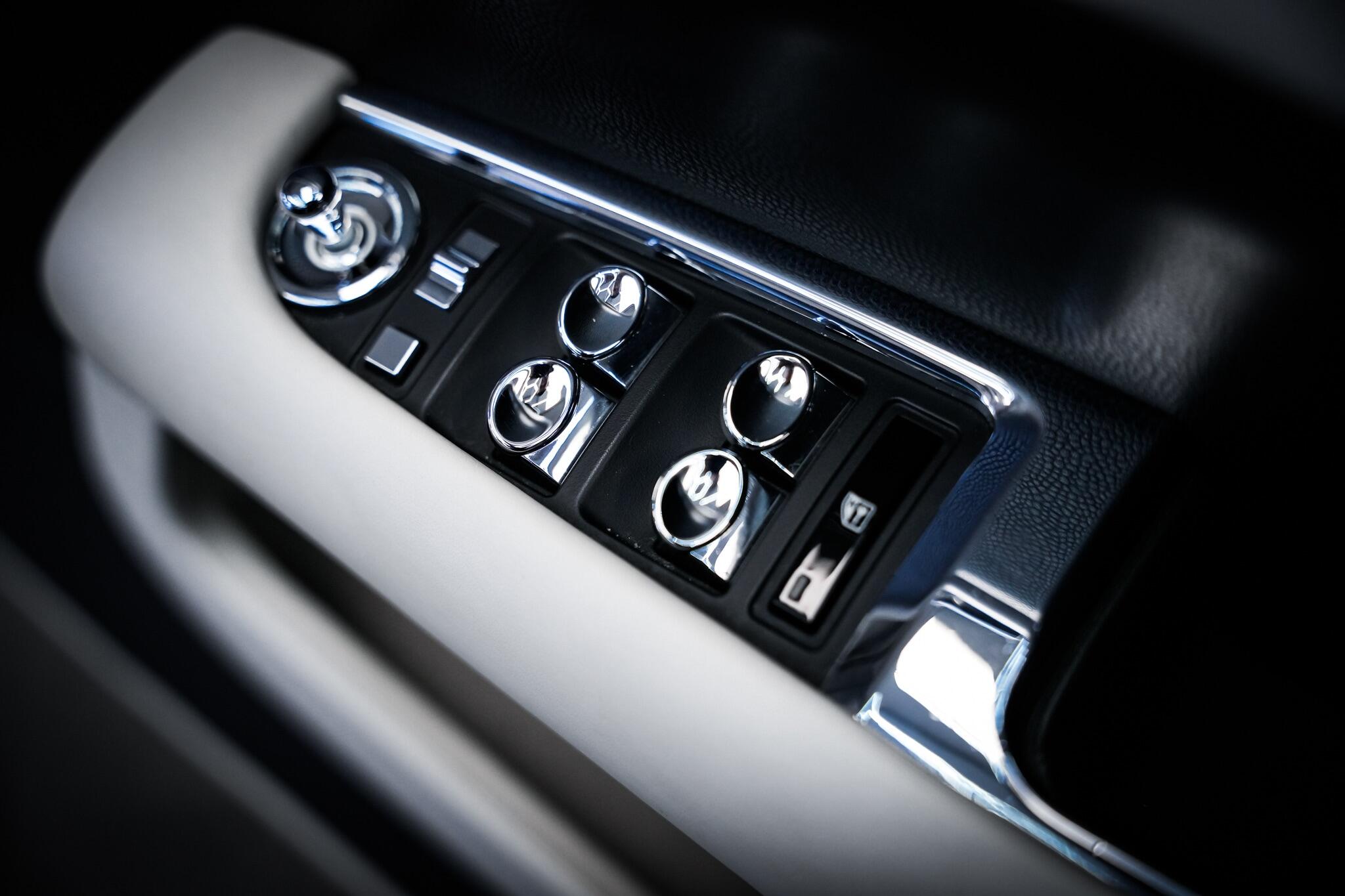 Rolls-Royce Wraith view 69