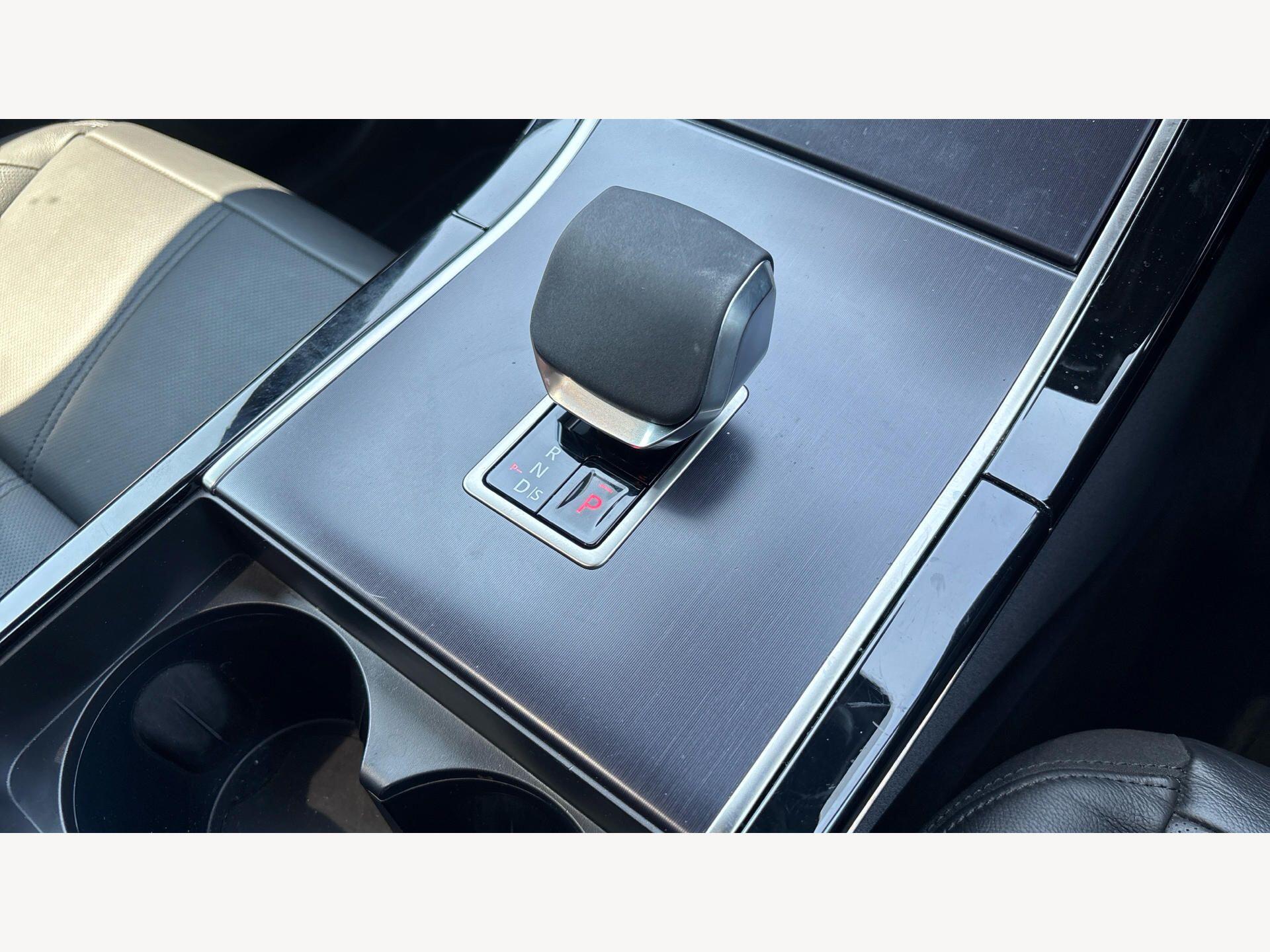 Land Rover Range Rover Velar view 16