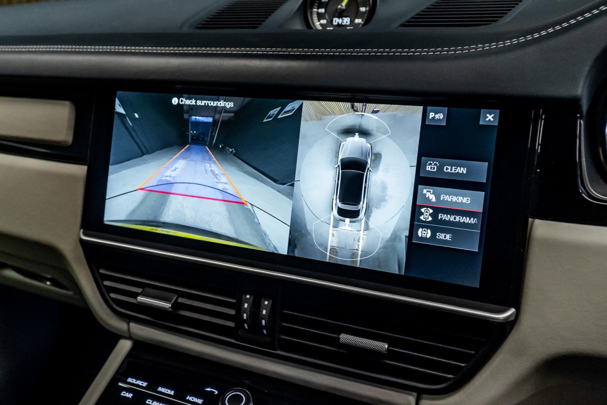 Porsche Cayenne view 27