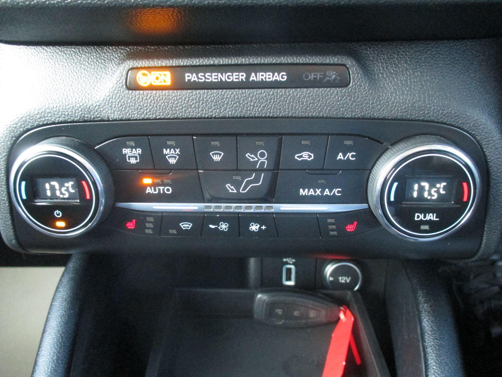 Ford Focus view 41