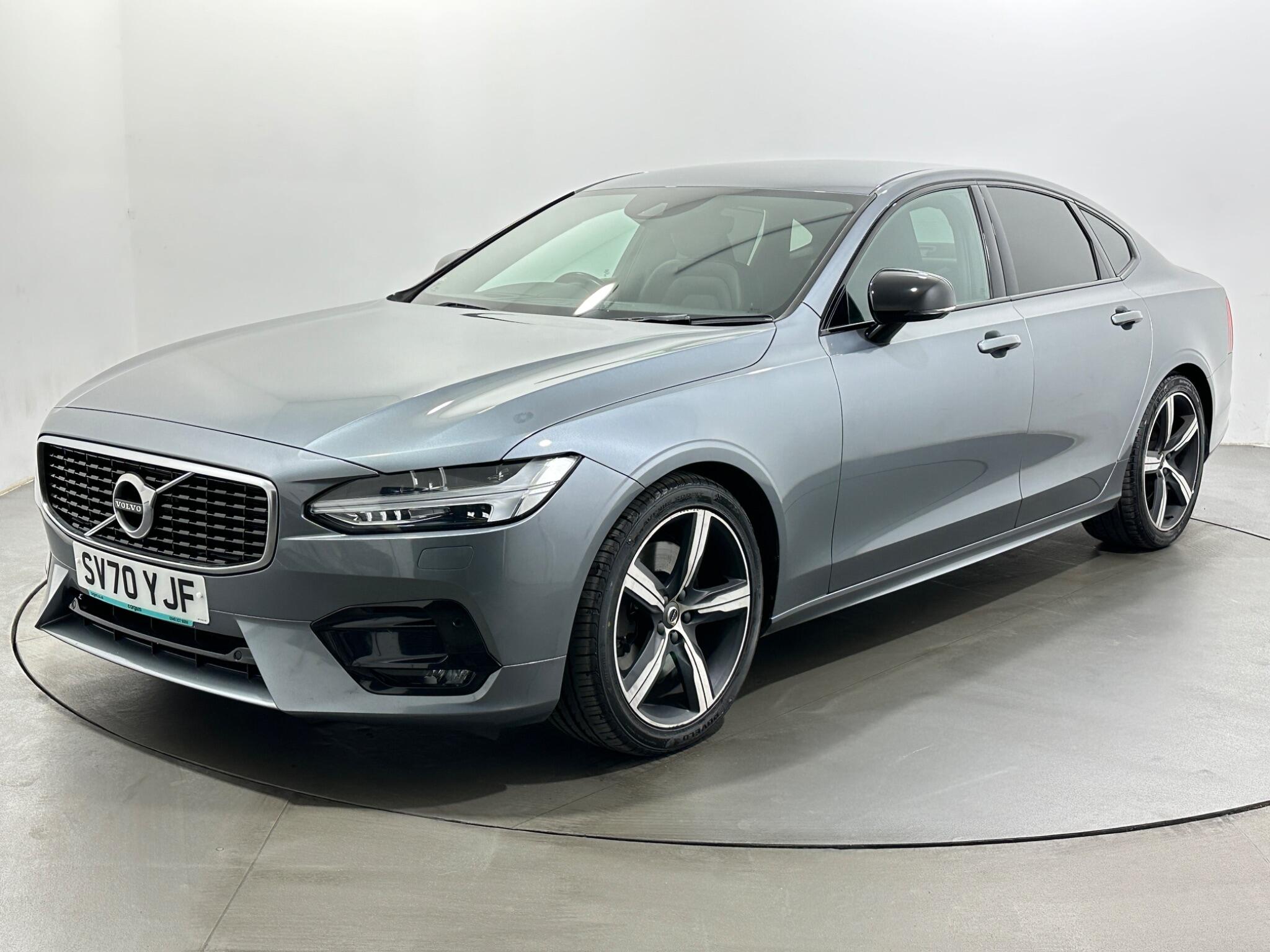 Volvo S90 view 4