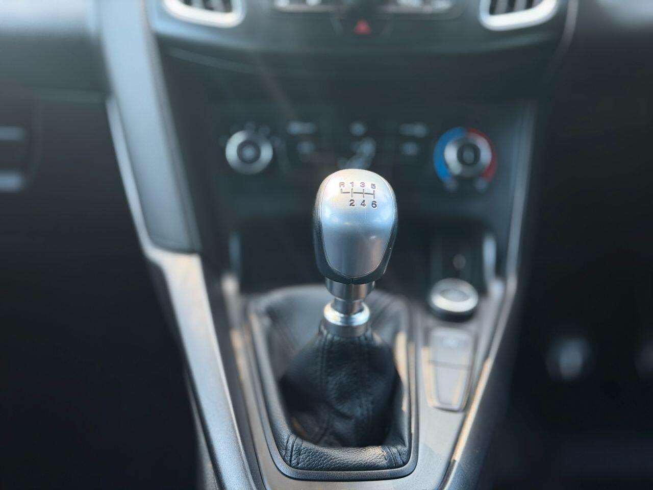 Ford Focus view 46