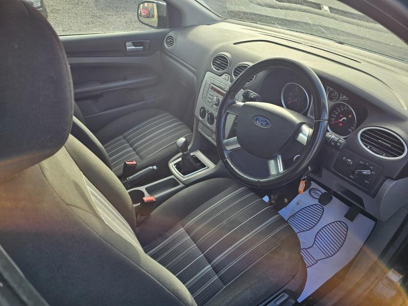 2008 Ford Focus image 11