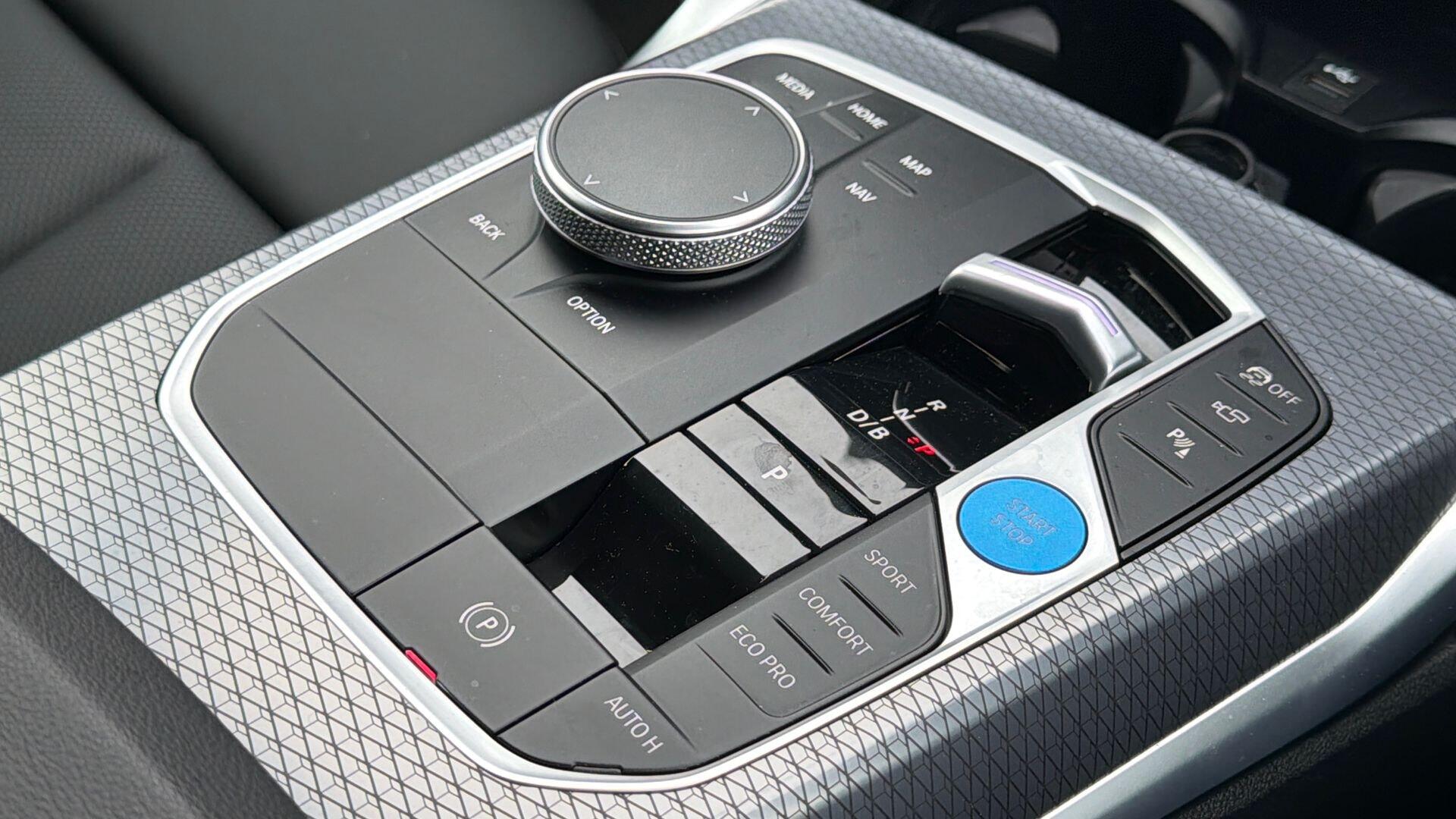 BMW i4 view 10
