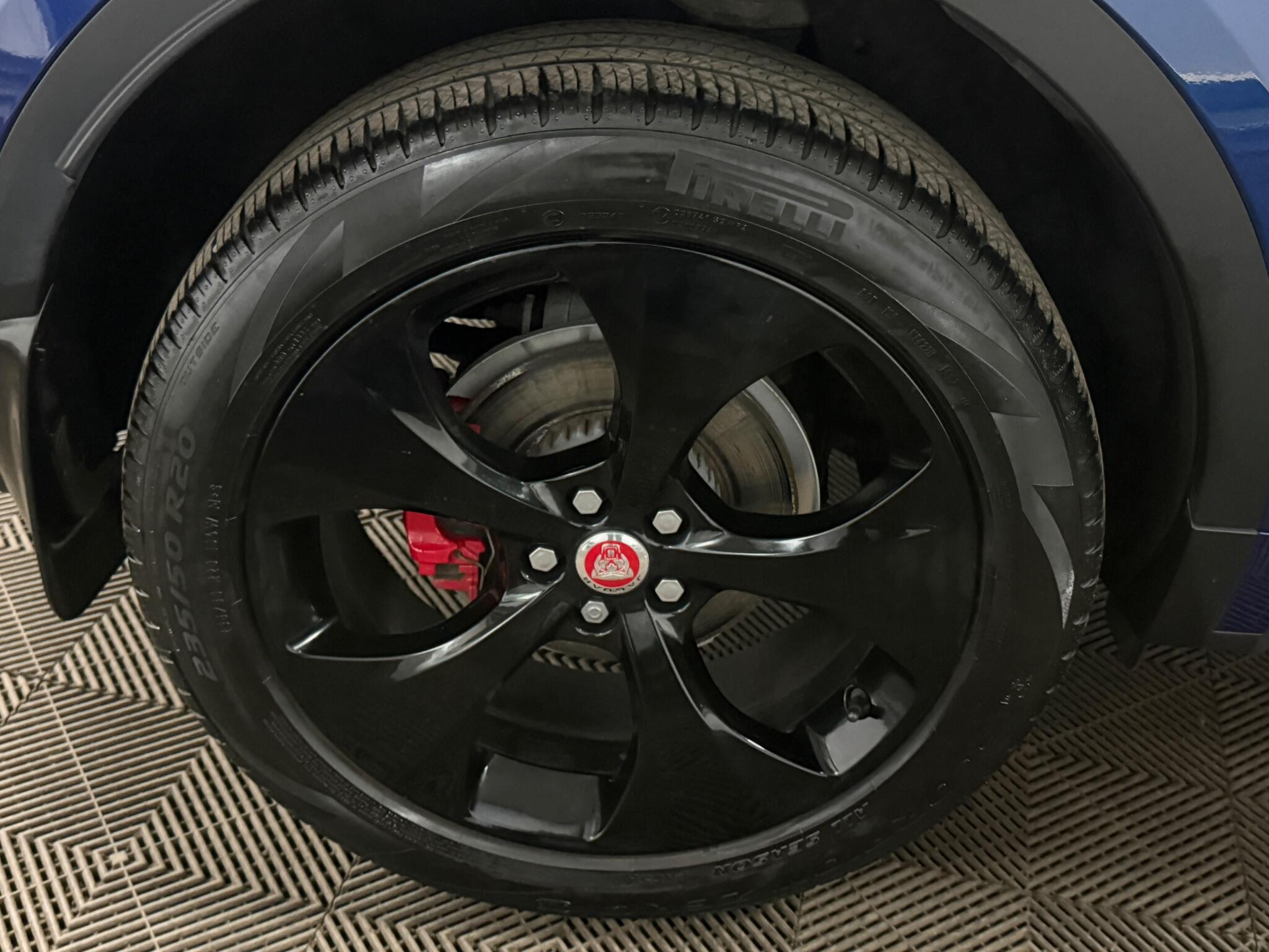 Jaguar E-Pace view 40