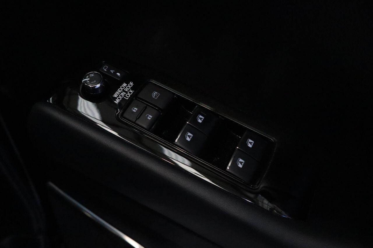 Toyota Alphard view 21