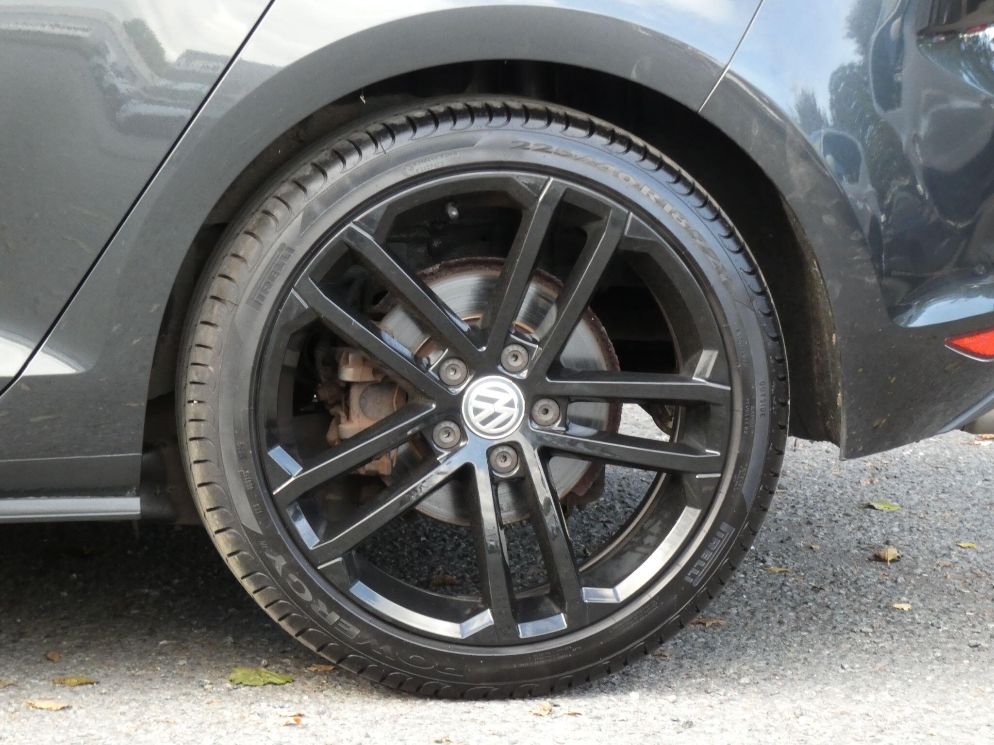 Volkswagen Golf view 35