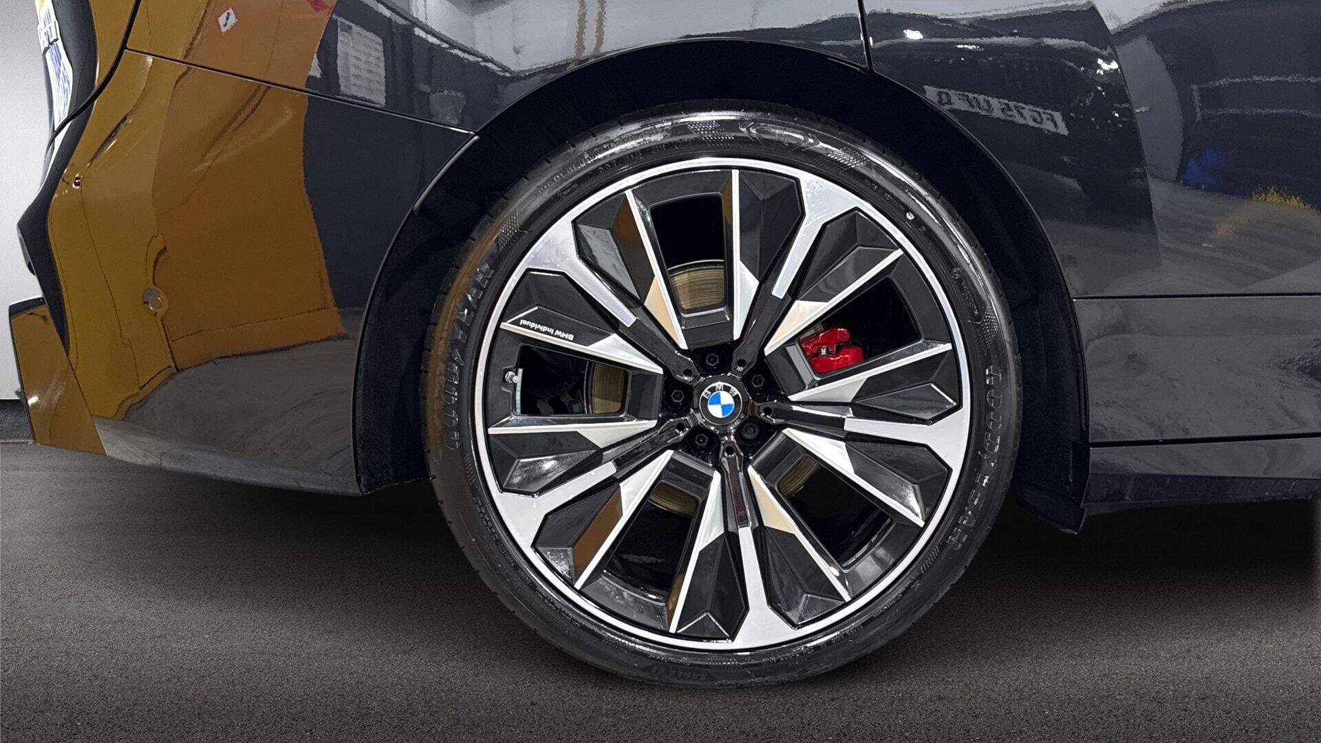 BMW Ix view 14