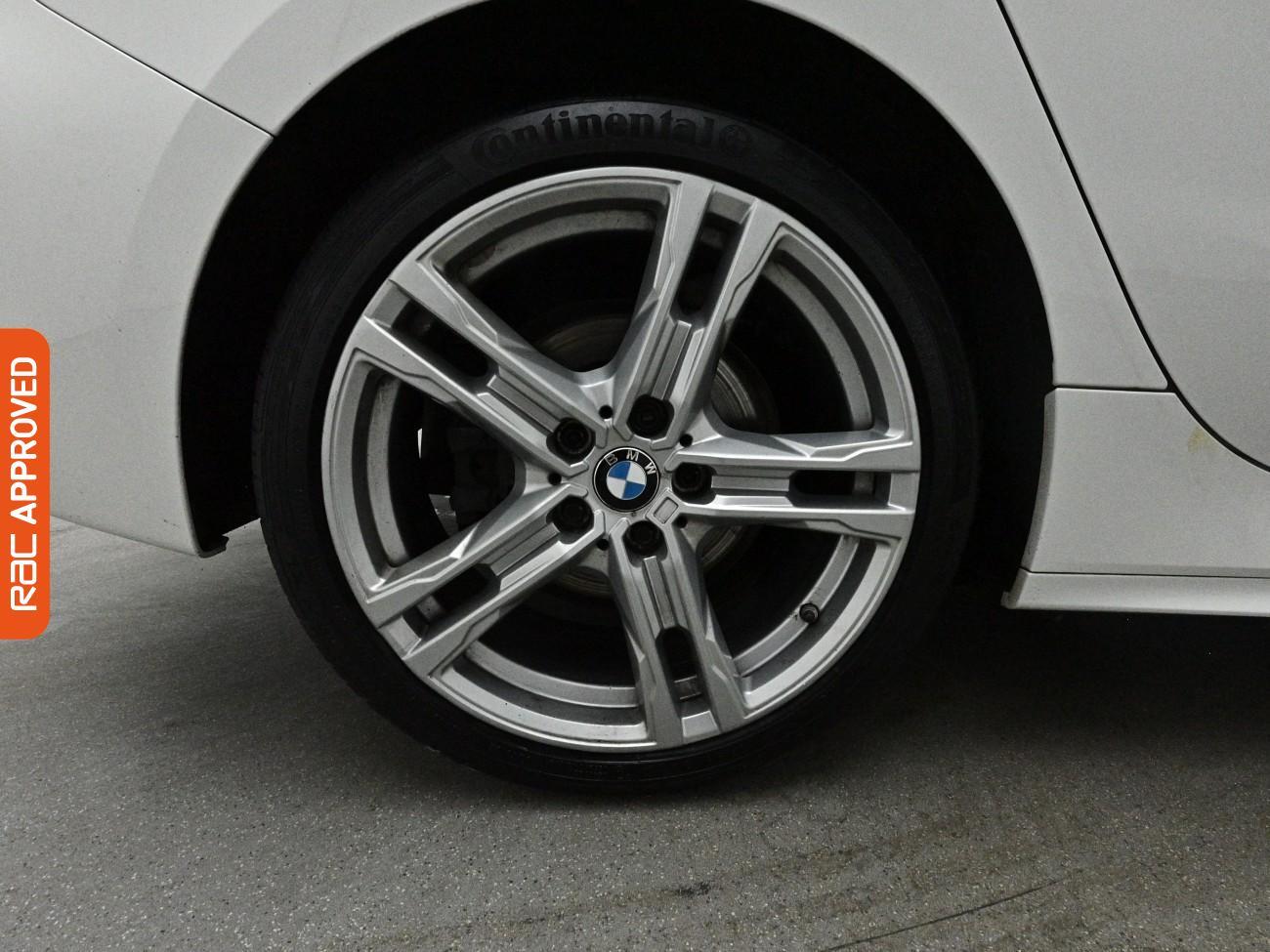 BMW 1 Series view 23