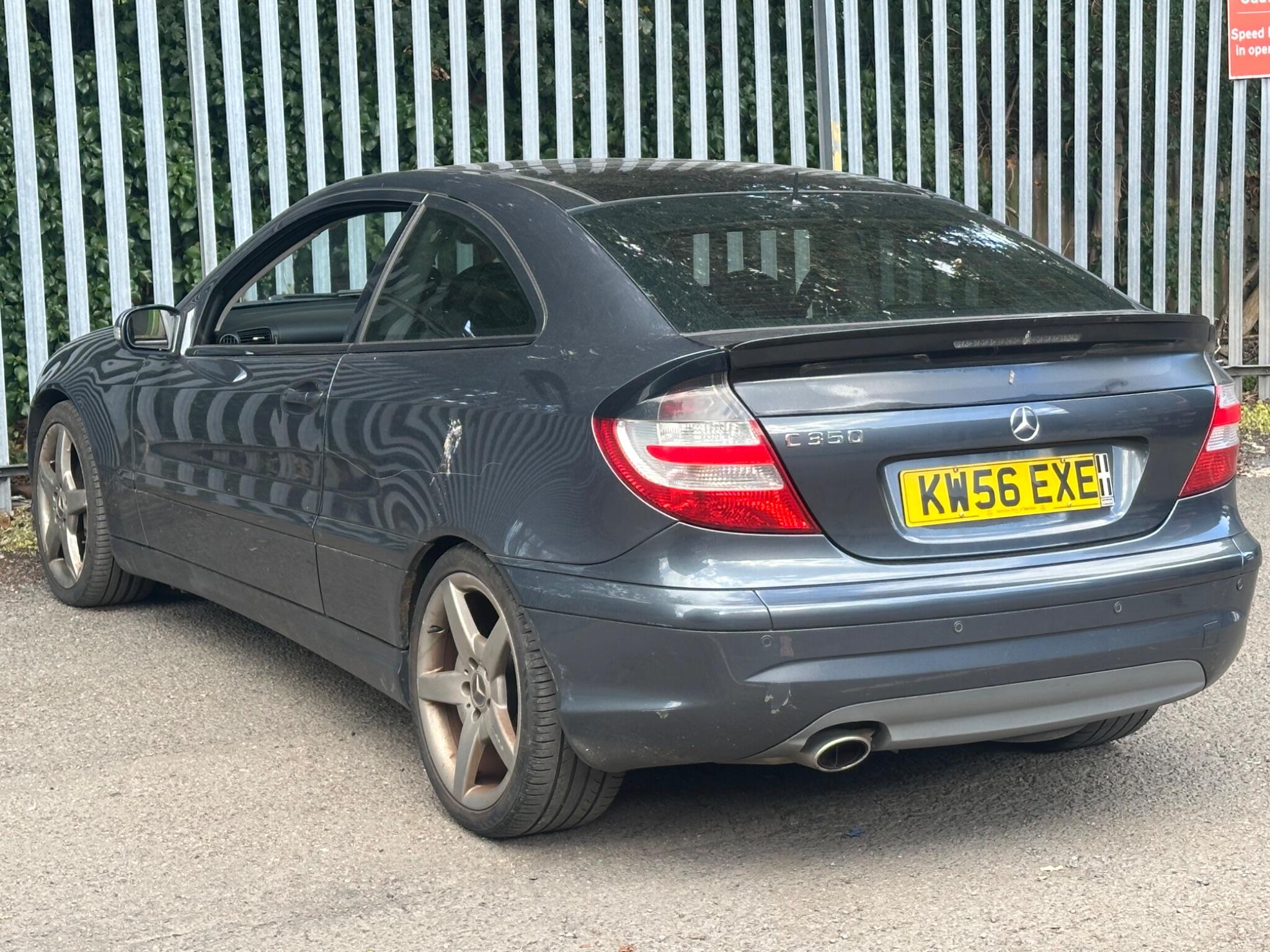 Mercedes-Benz C-Class view 4