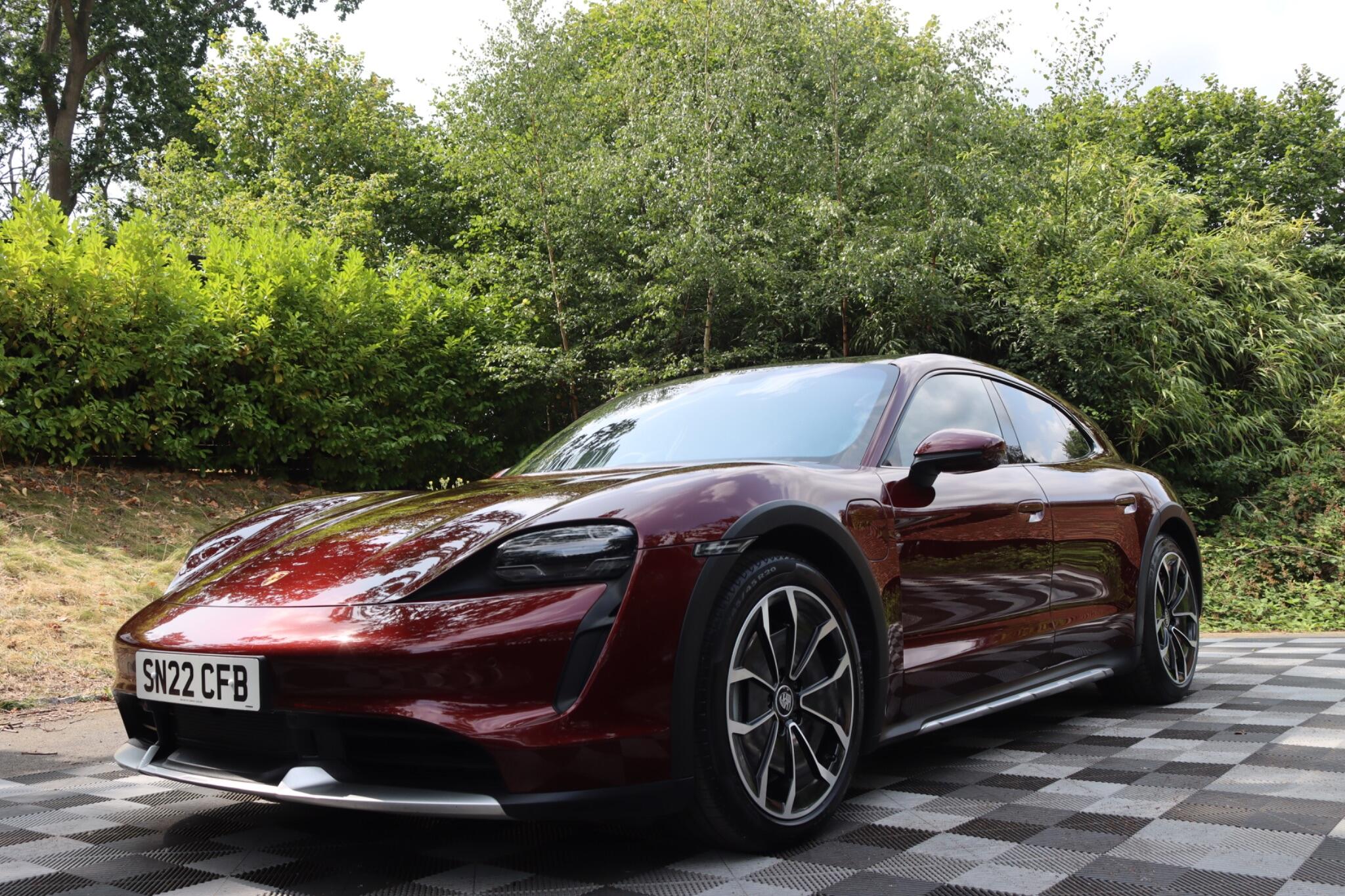 Porsche Taycan view 35