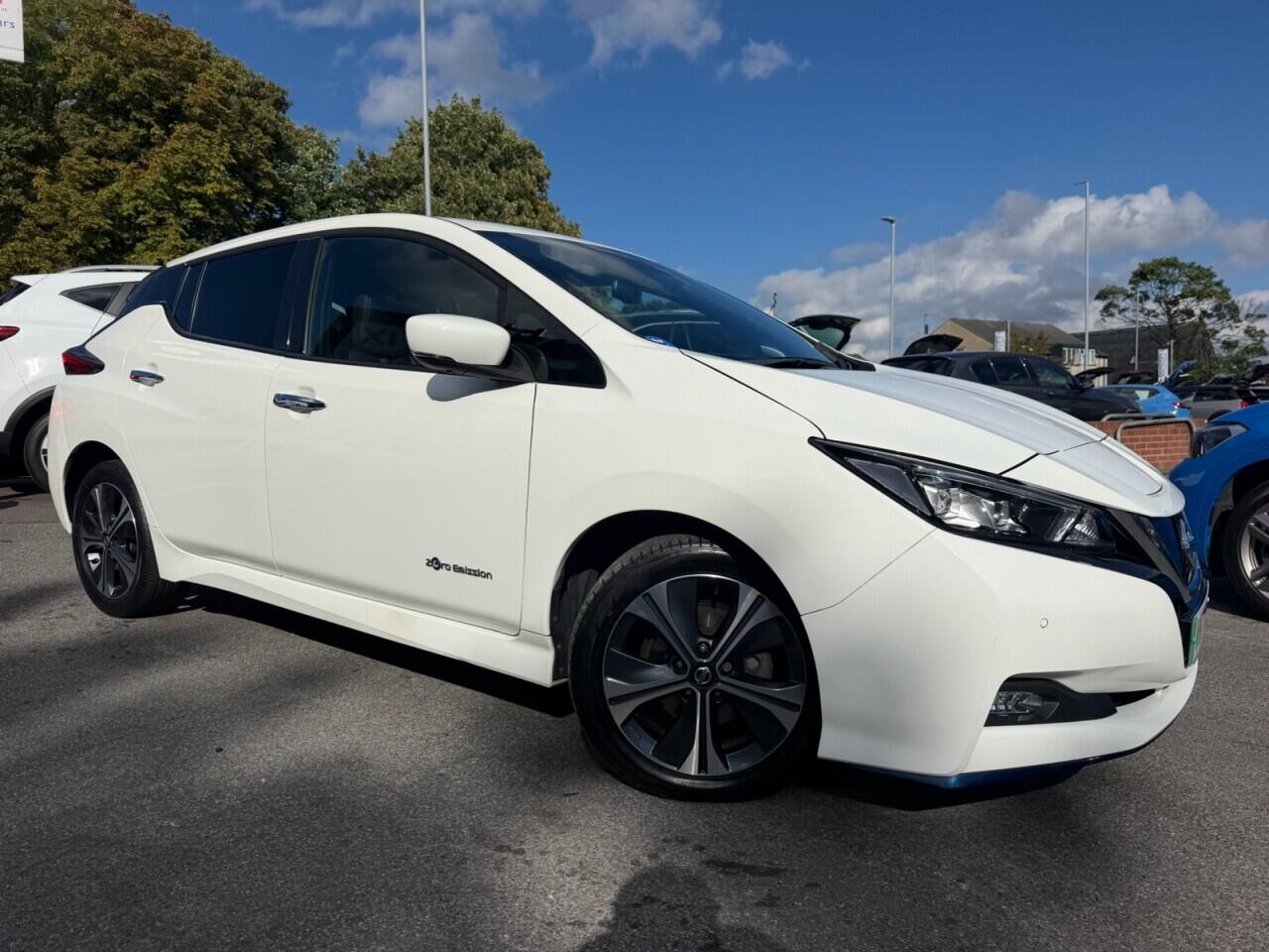 Nissan Leaf view 34