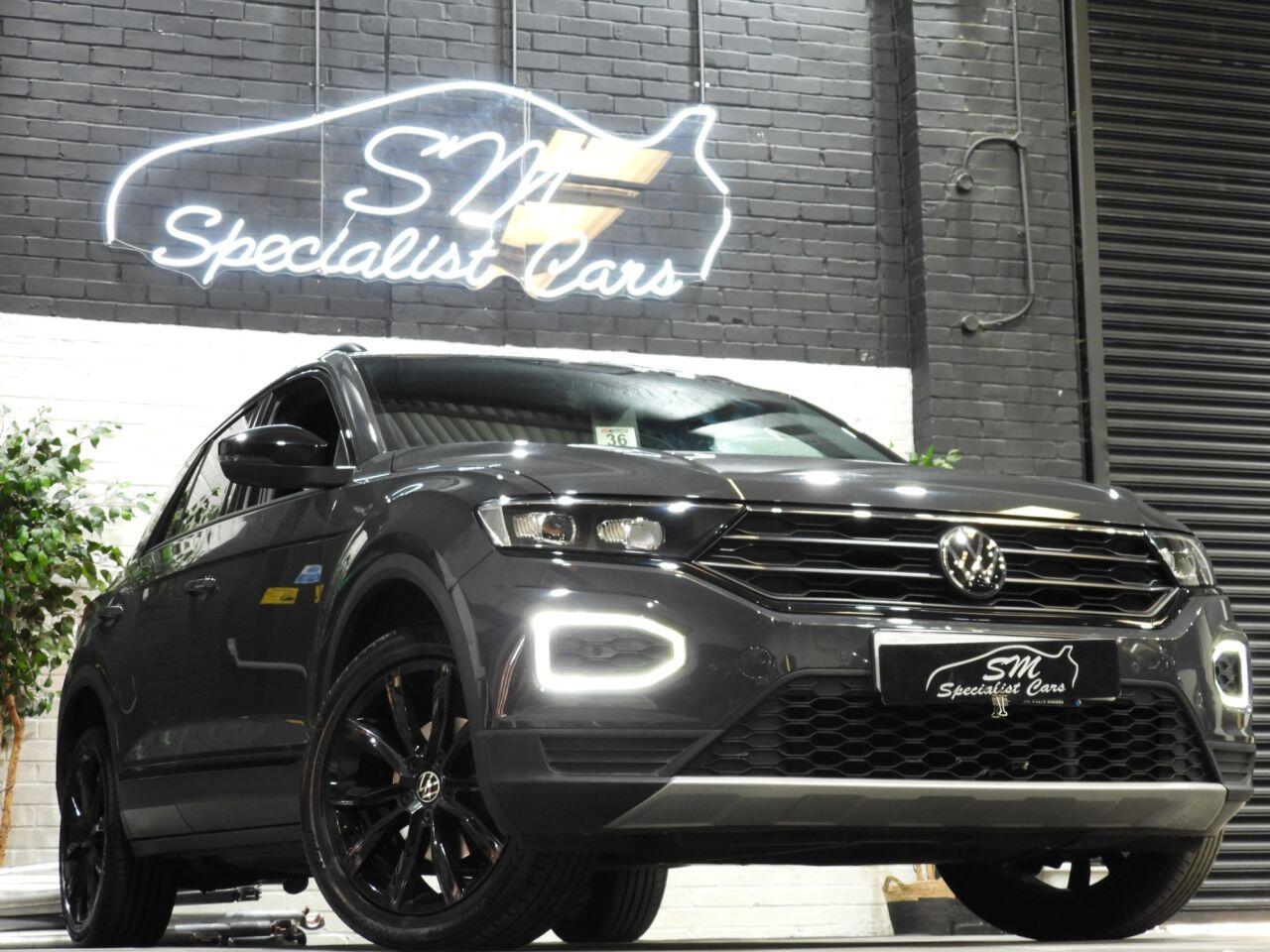 Volkswagen T-Roc view 5