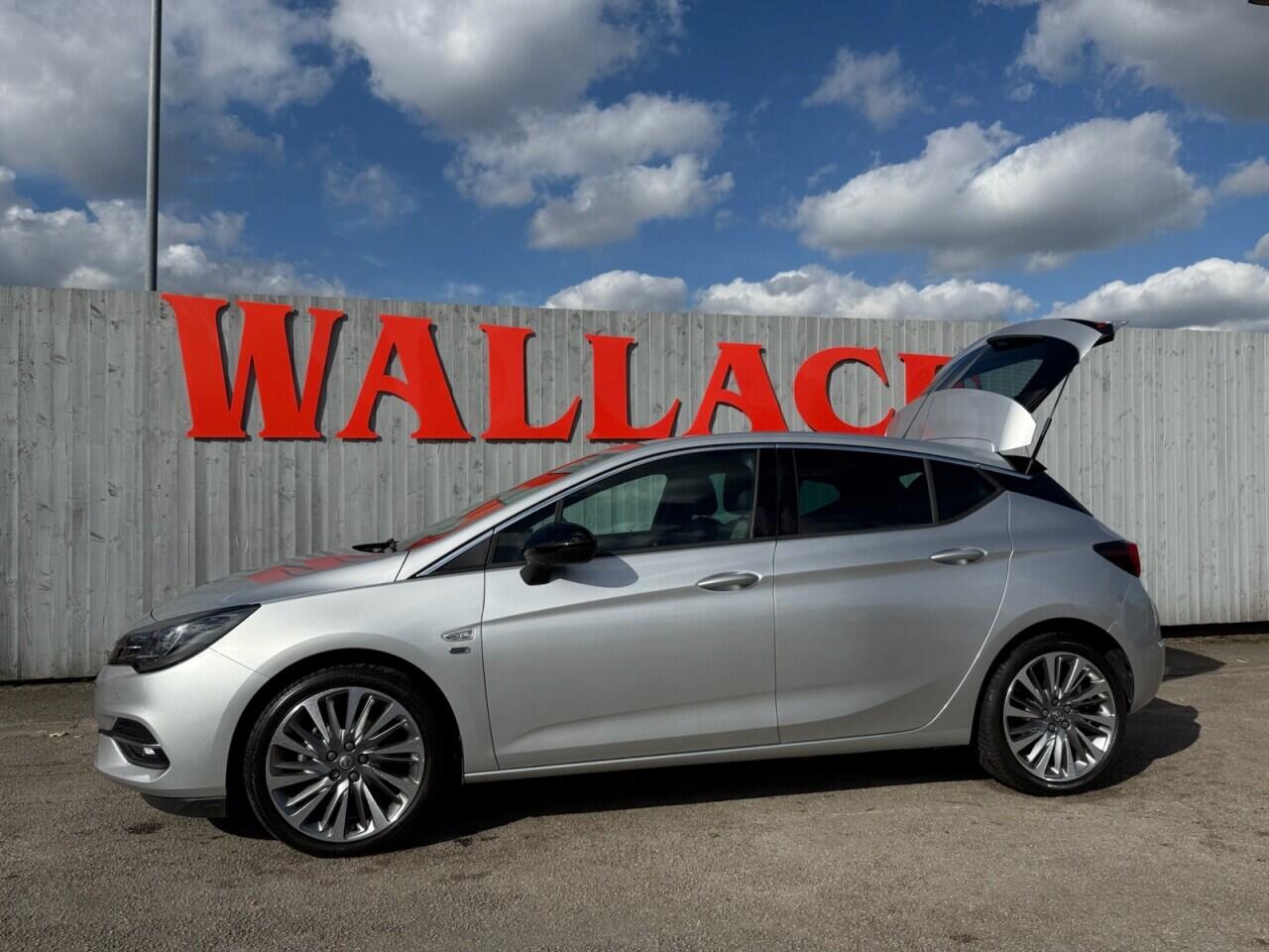Vauxhall Astra view 4