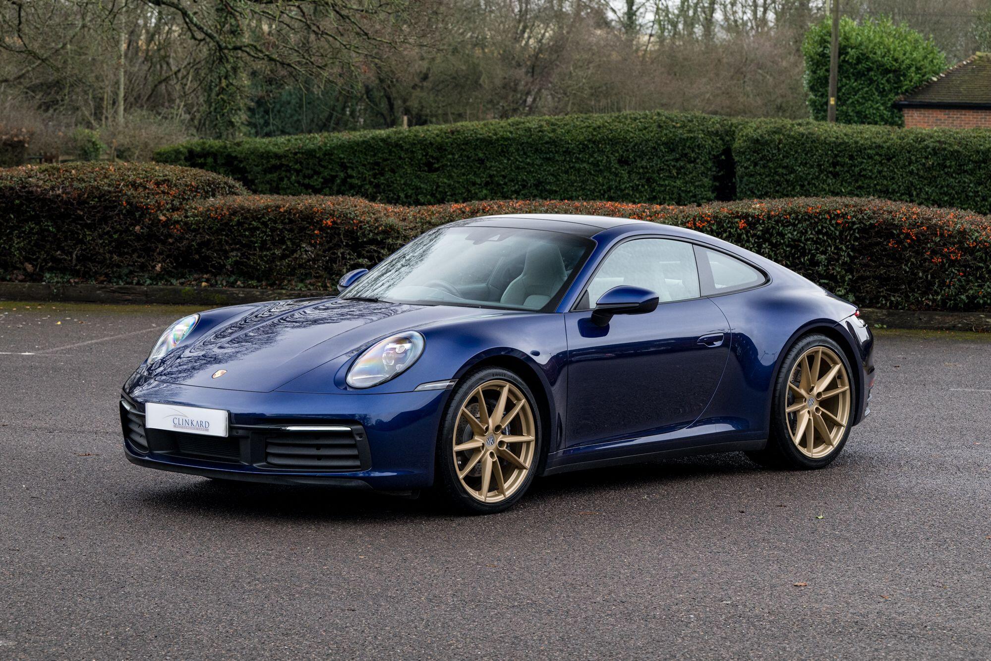 Porsche 911 view 6