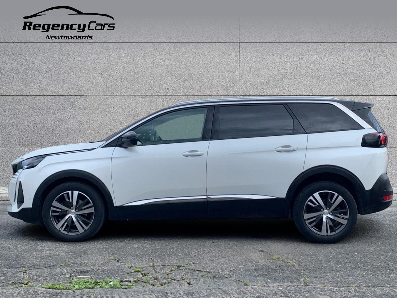 Peugeot 5008 view 5