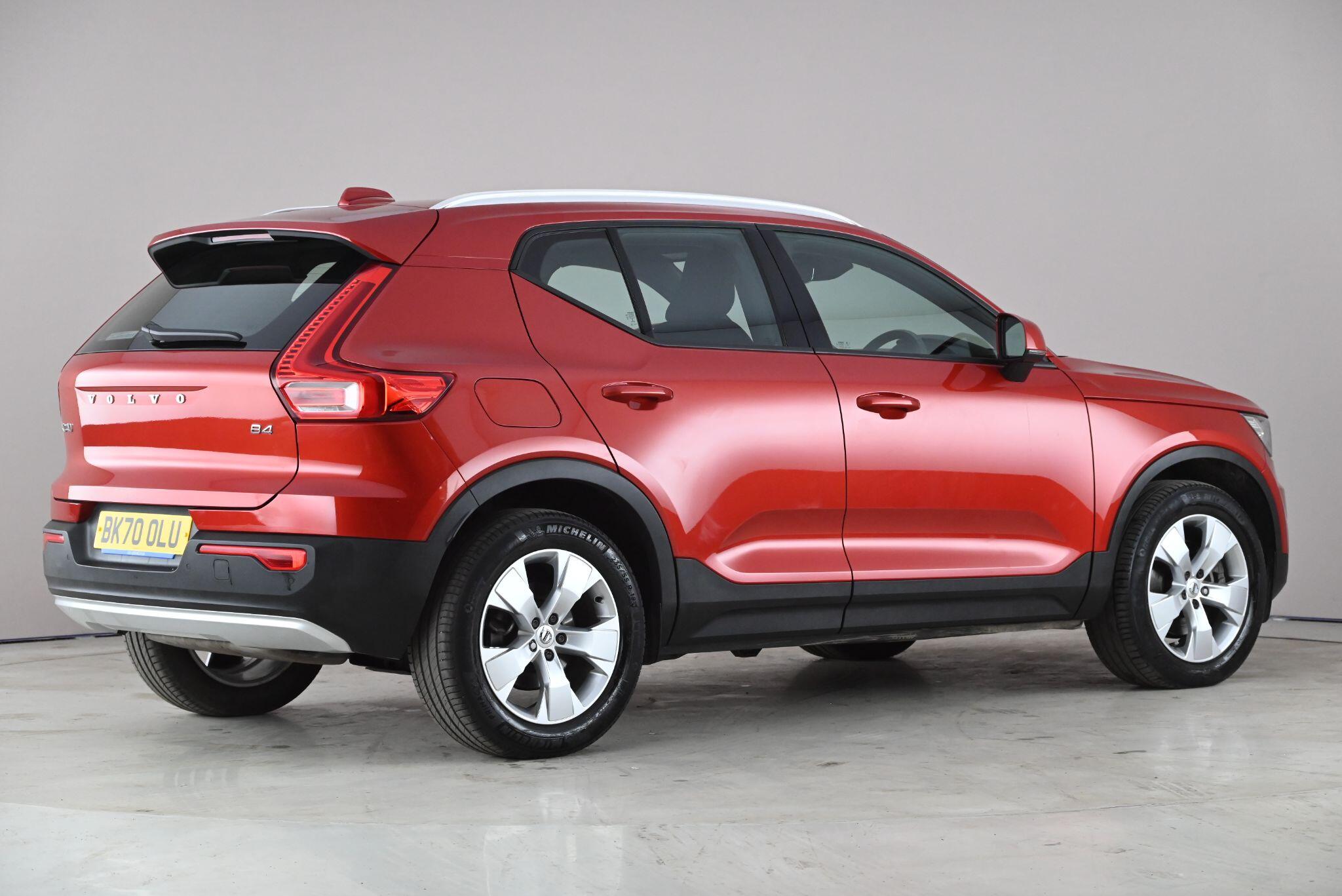 Volvo XC40 view 3