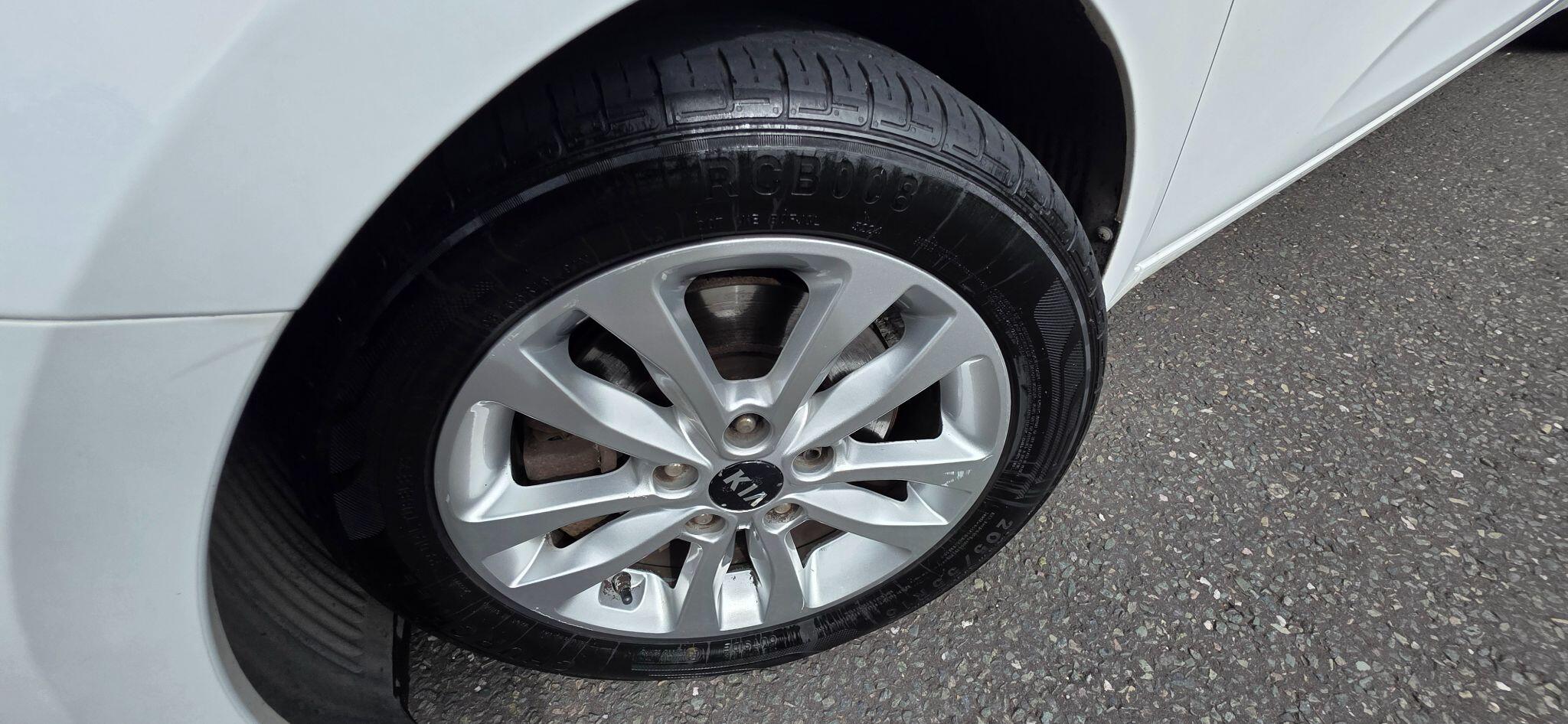 Kia ProCeed view 47