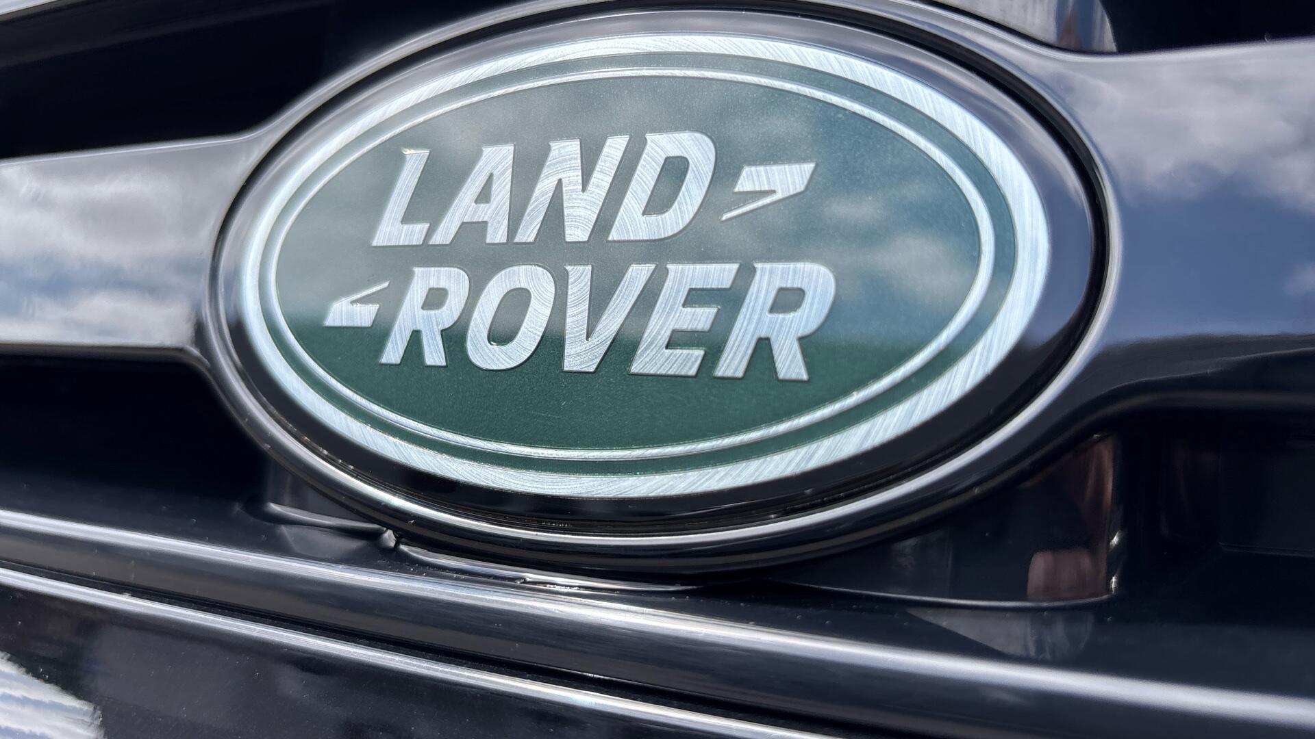 Land Rover Defender view 47