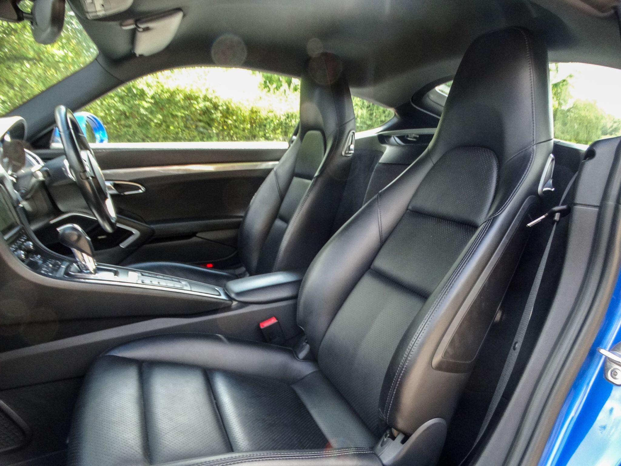 Porsche Cayman view 12