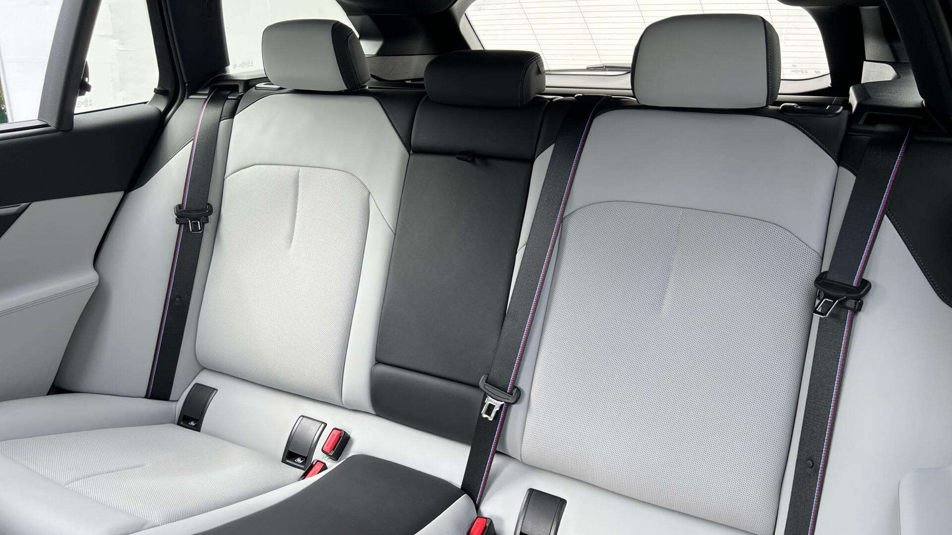 BMW M5 view 12
